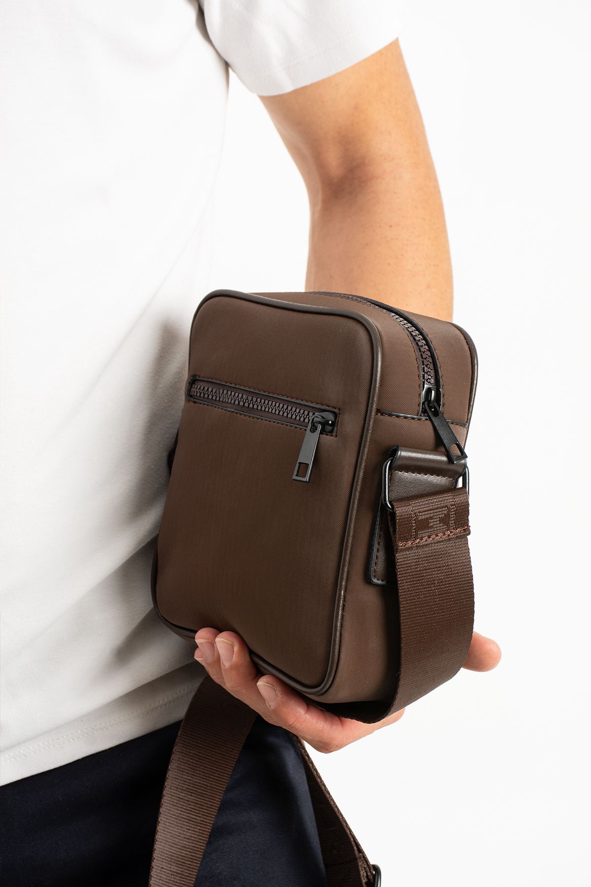 Erkek Günlük Spor Seyahat Çapraz Çanta Saten Kumaş Su İtici Hafif Omuz Göğüs Çantası - KAHVERENGİ