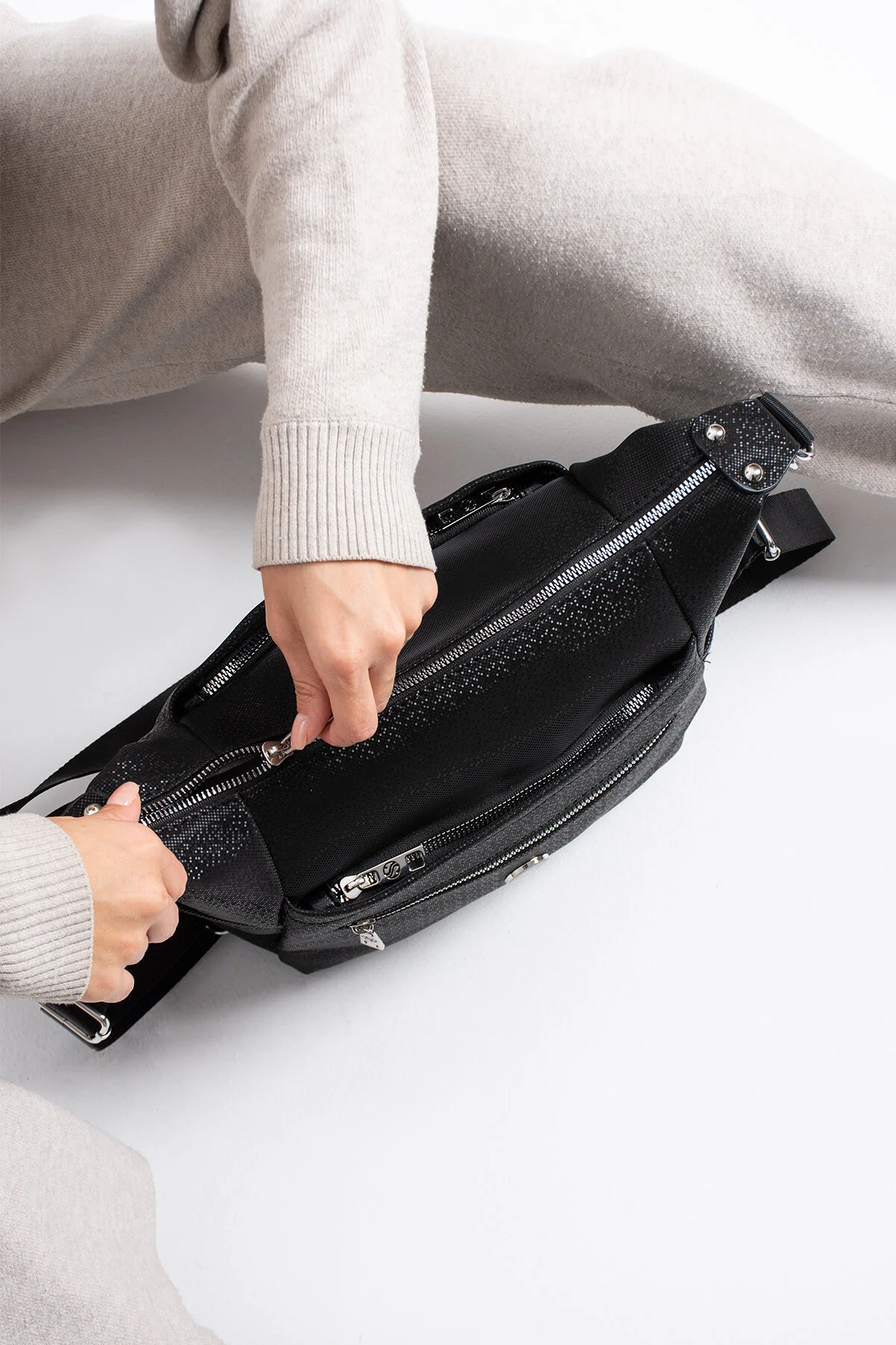 4 Bölmeli Hem Sırt Hem Omuz Çantası Çok Kullanışlı - SİYAH-MOZAİK