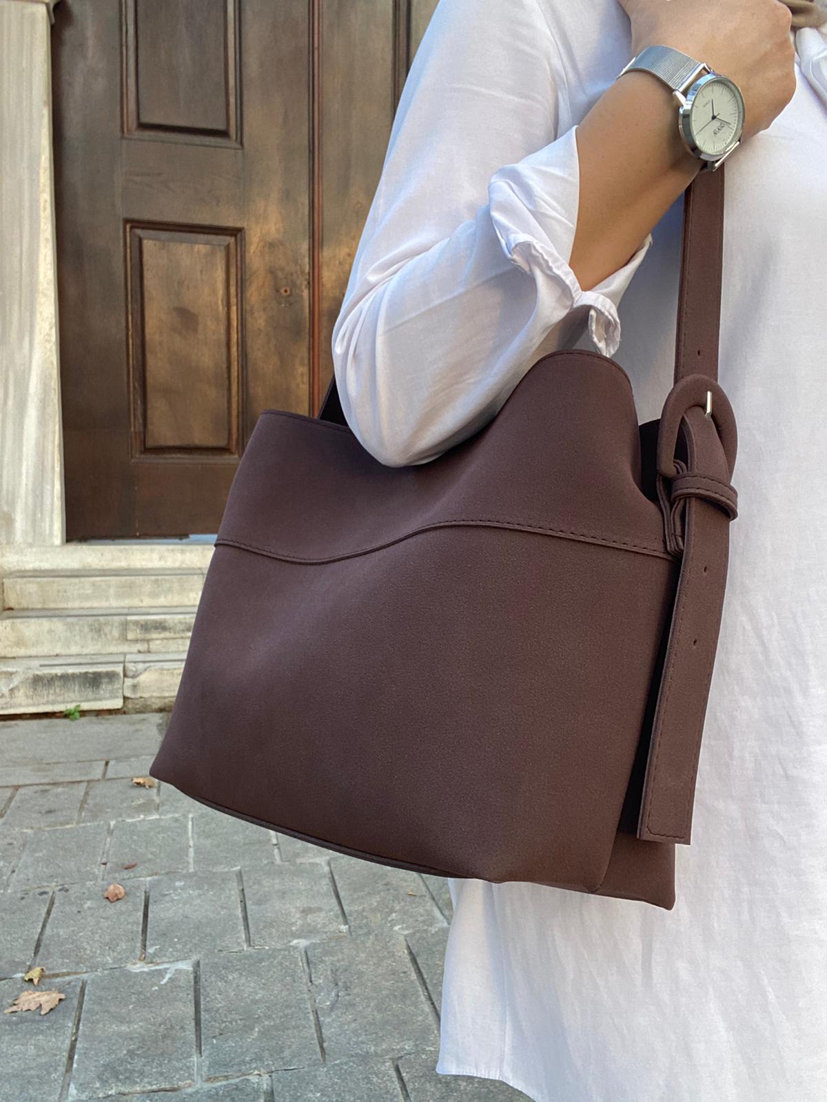 Süet Çok Şık Çok Kullanışlı Omuz Çantası - KAHVERENGİ