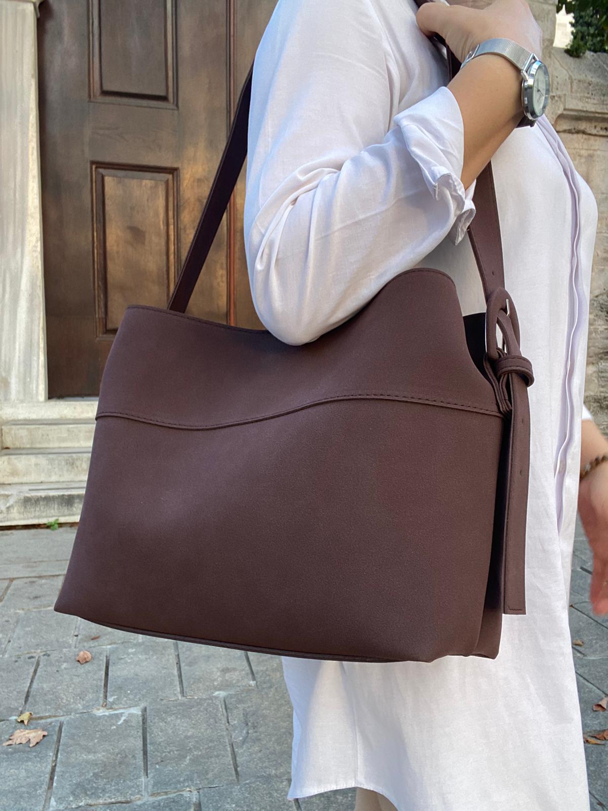 Süet Çok Şık Çok Kullanışlı Omuz Çantası - KAHVERENGİ