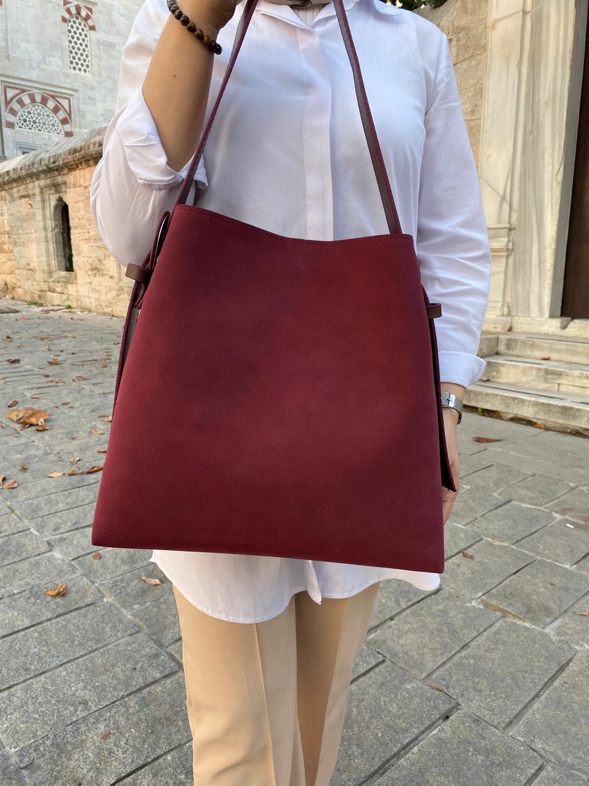 Süet Kemer Detaylı Büyük Boy Omuz Çantası - SÜET BORDO