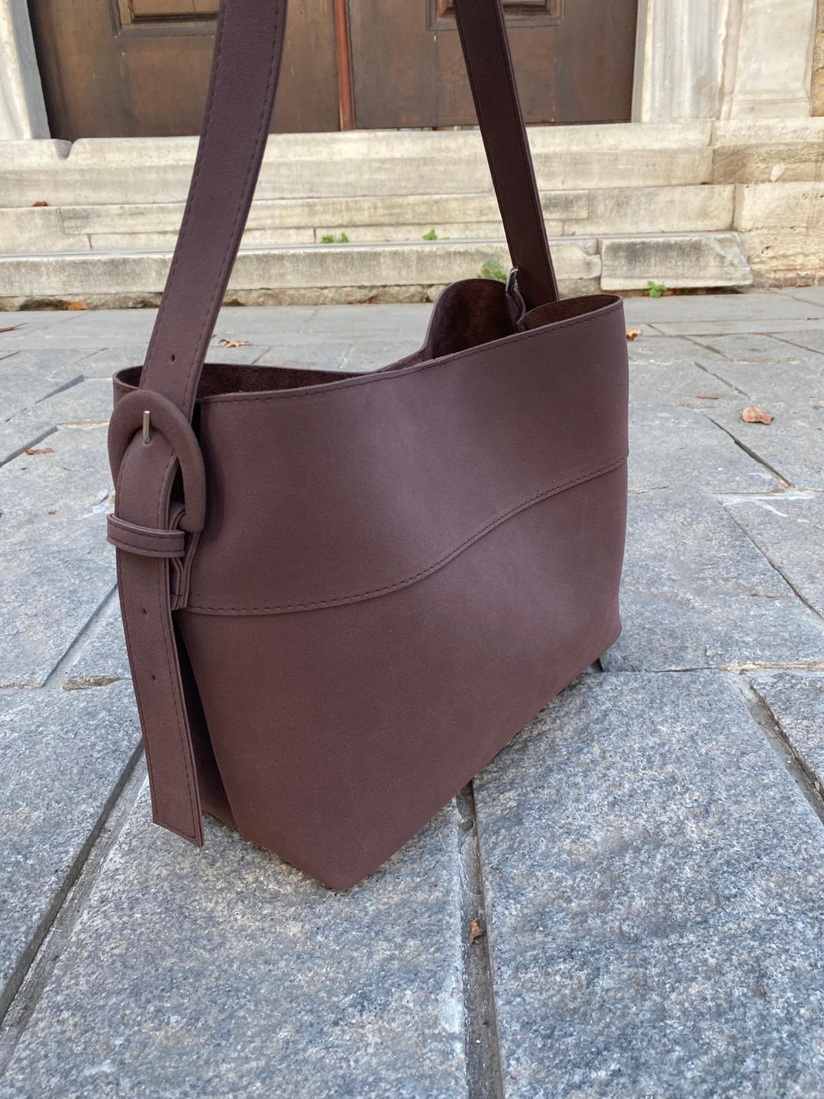 Süet Çok Şık Çok Kullanışlı Omuz Çantası - KAHVERENGİ