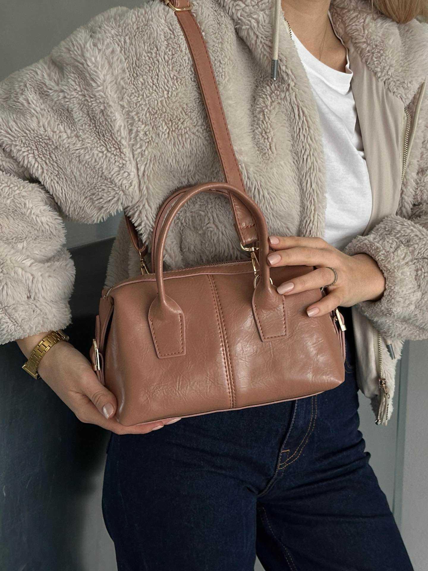 ORTA BOY SİLİNDİR MODEL ÇOK KULLANIŞLI OMUZ ÇANTASI - PUDRA