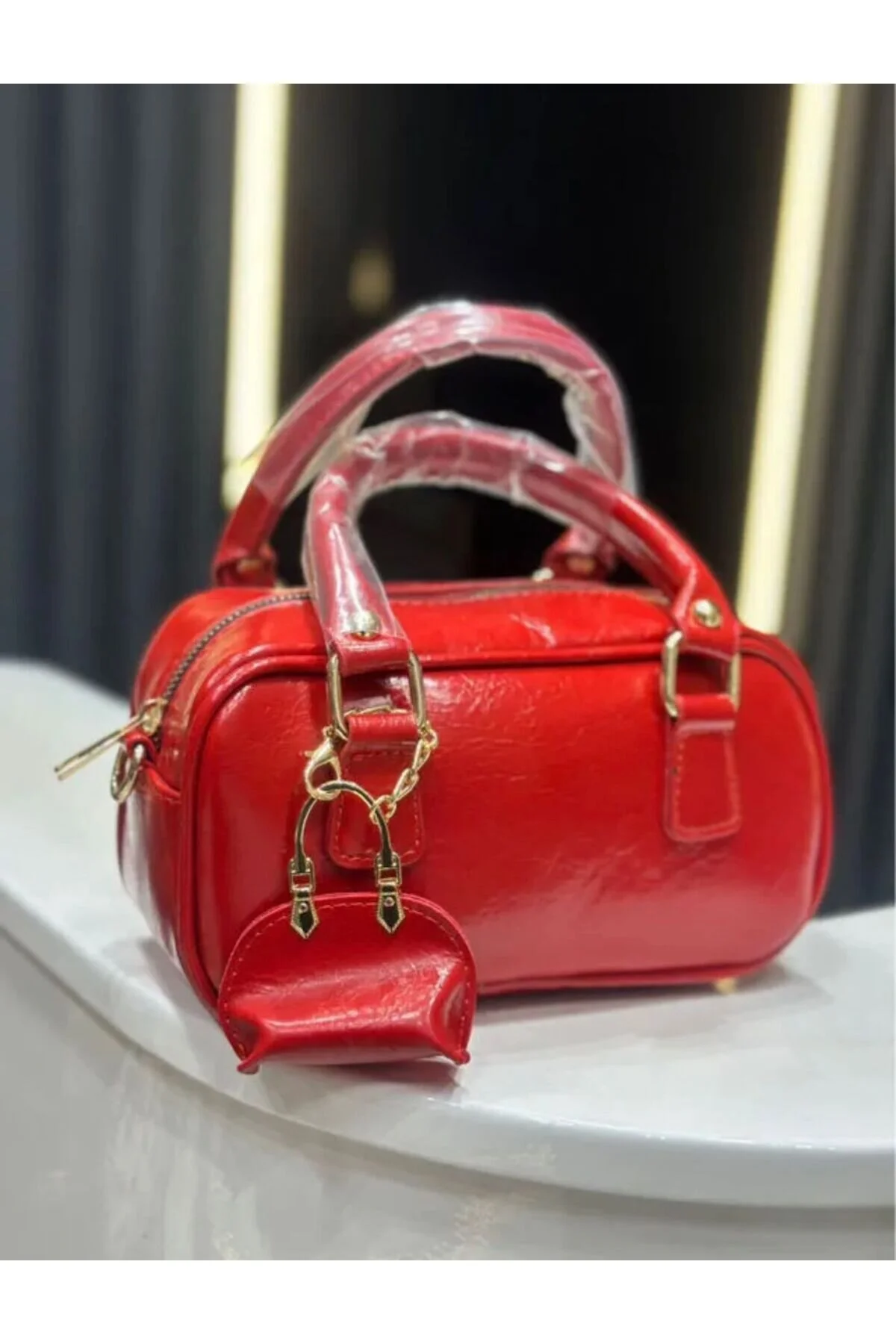 Charm Hediyeli Şık Tasarımlı Kırmızı El Ve Omuz Çantası - KIRMIZI