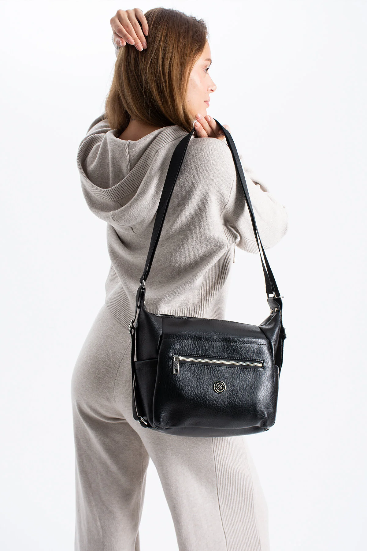 4 Bölmeli Hem Sırt Hem Omuz Çantası Çok Kullanışlı