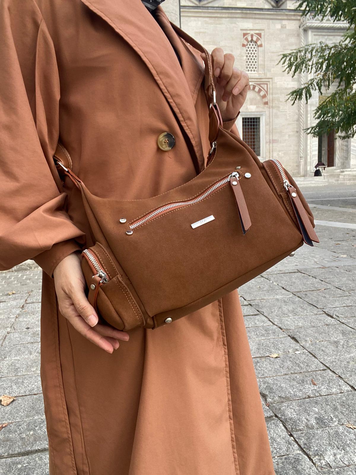 8 BÖLMELİ ASTARLI UZUN ASKILI ÇAPRAZ VE OMUZ ÇANTASI - TABA-NUBUK