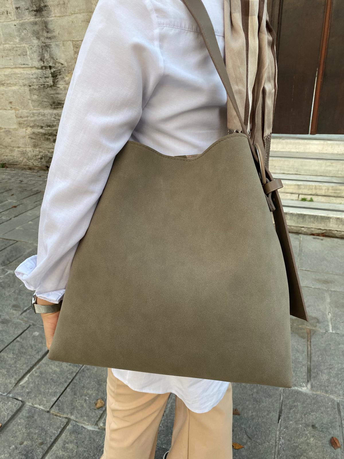 Süet Kemer Detaylı Büyük Boy Omuz Çantası - SÜET VİZON