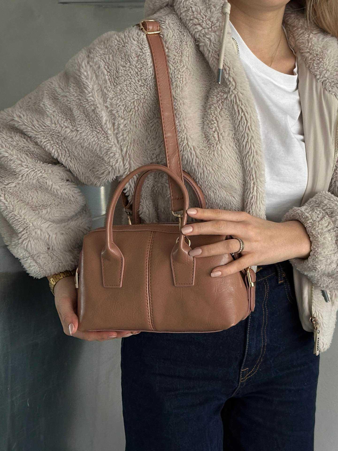 ORTA BOY SİLİNDİR MODEL ÇOK KULLANIŞLI OMUZ ÇANTASI - PUDRA