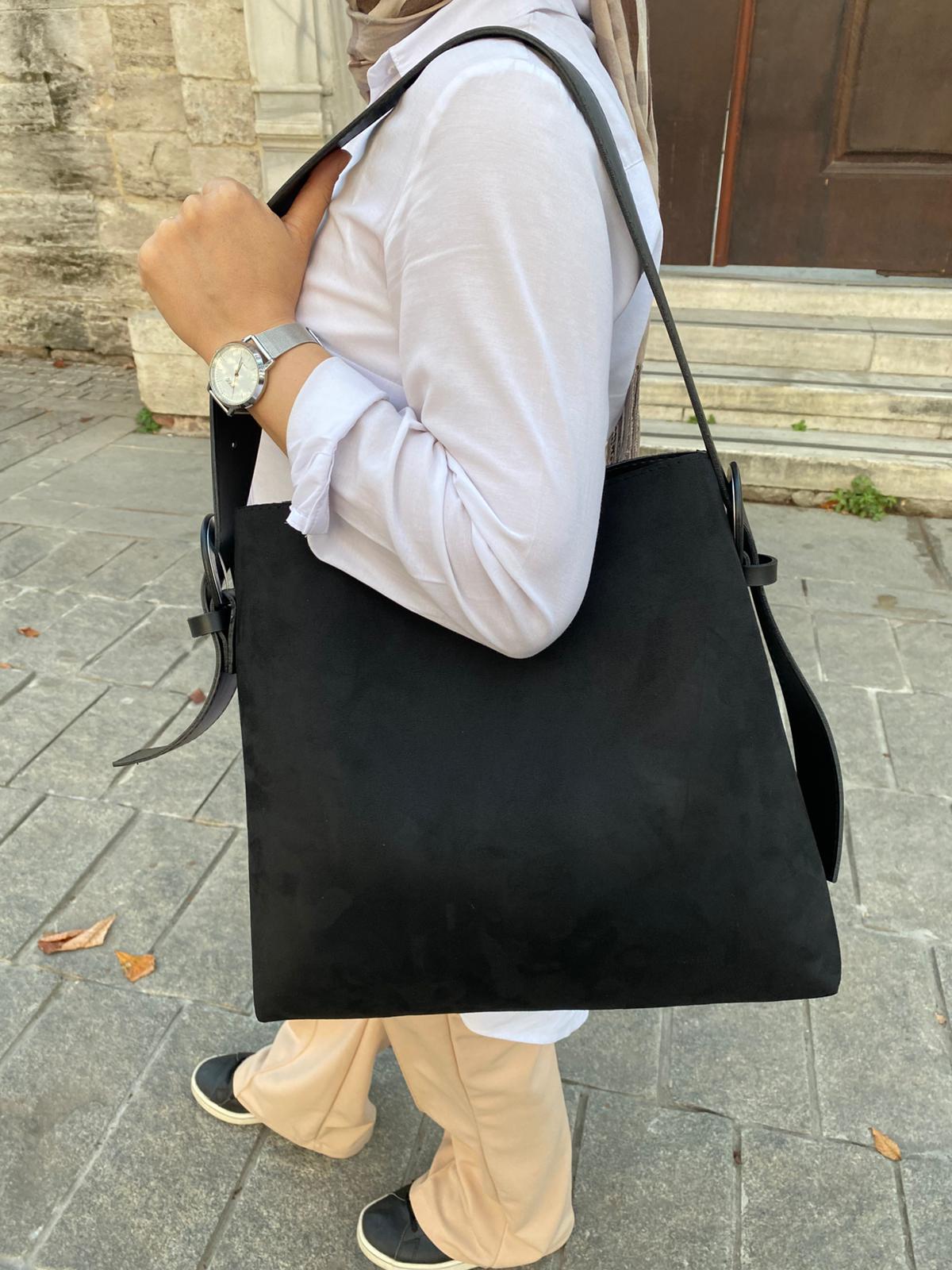 Süet Kemer Detaylı Büyük Boy Omuz Çantası - SÜET SİYAH