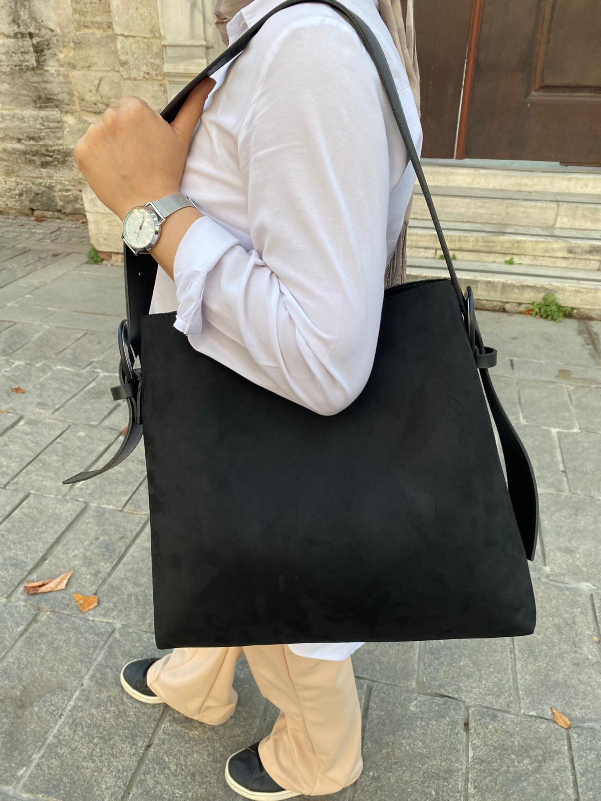 Süet Kemer Detaylı Büyük Boy Omuz Çantası - SÜET SİYAH