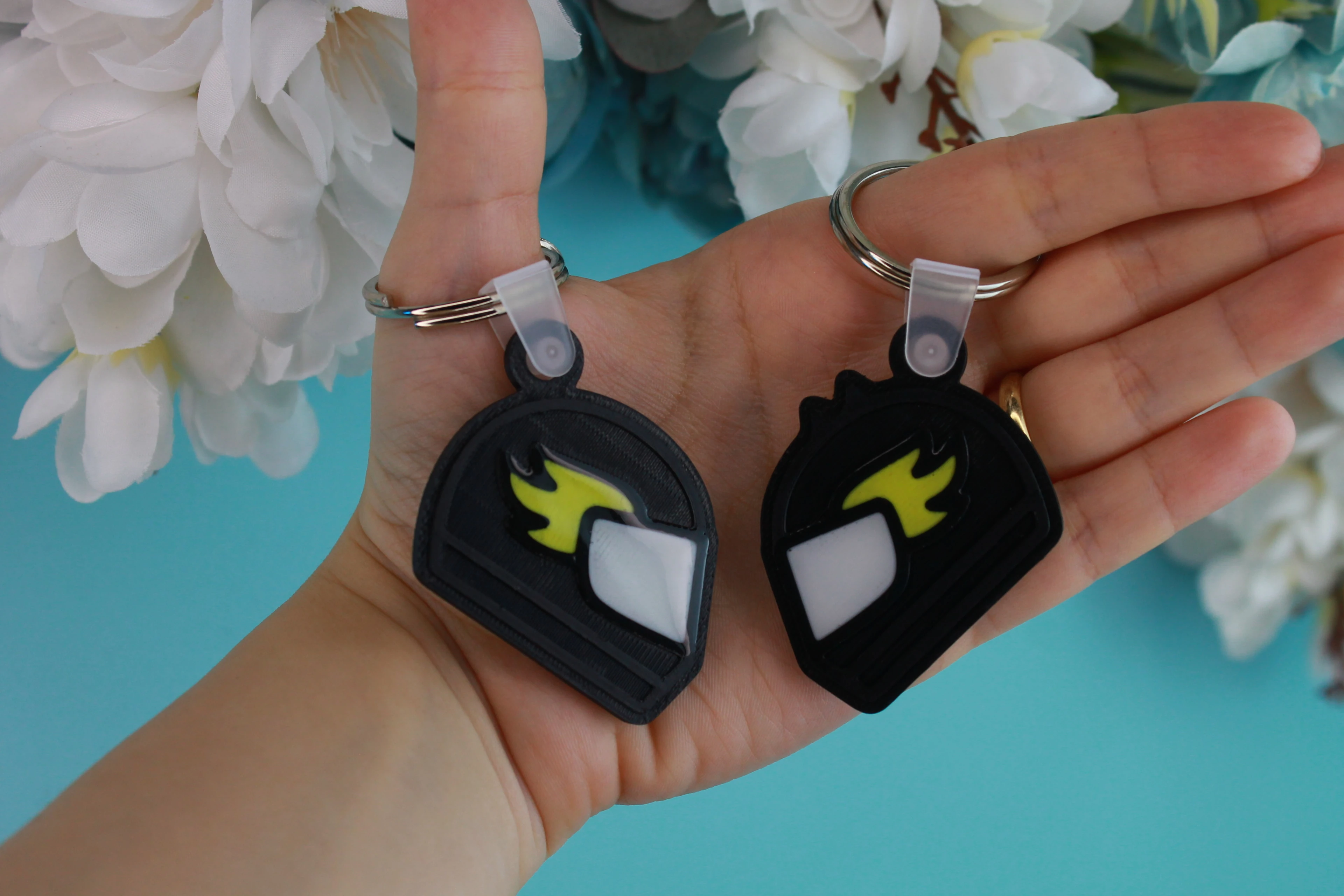 NFC'li Motorcu Çift Anahtarlık Kask (2 Adet ürün içerir)