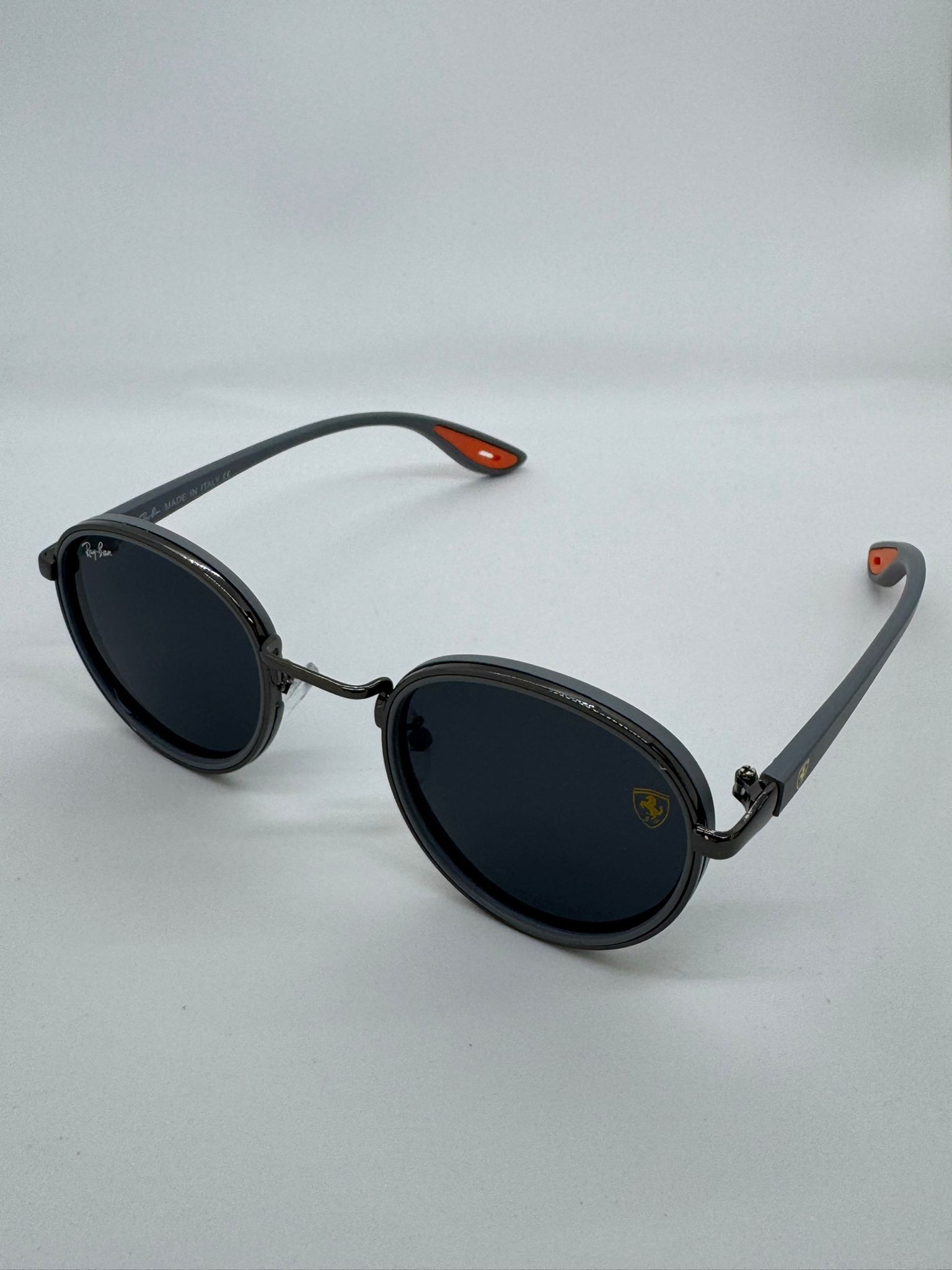 Ray-Ban Ferrari Modeli space gray
