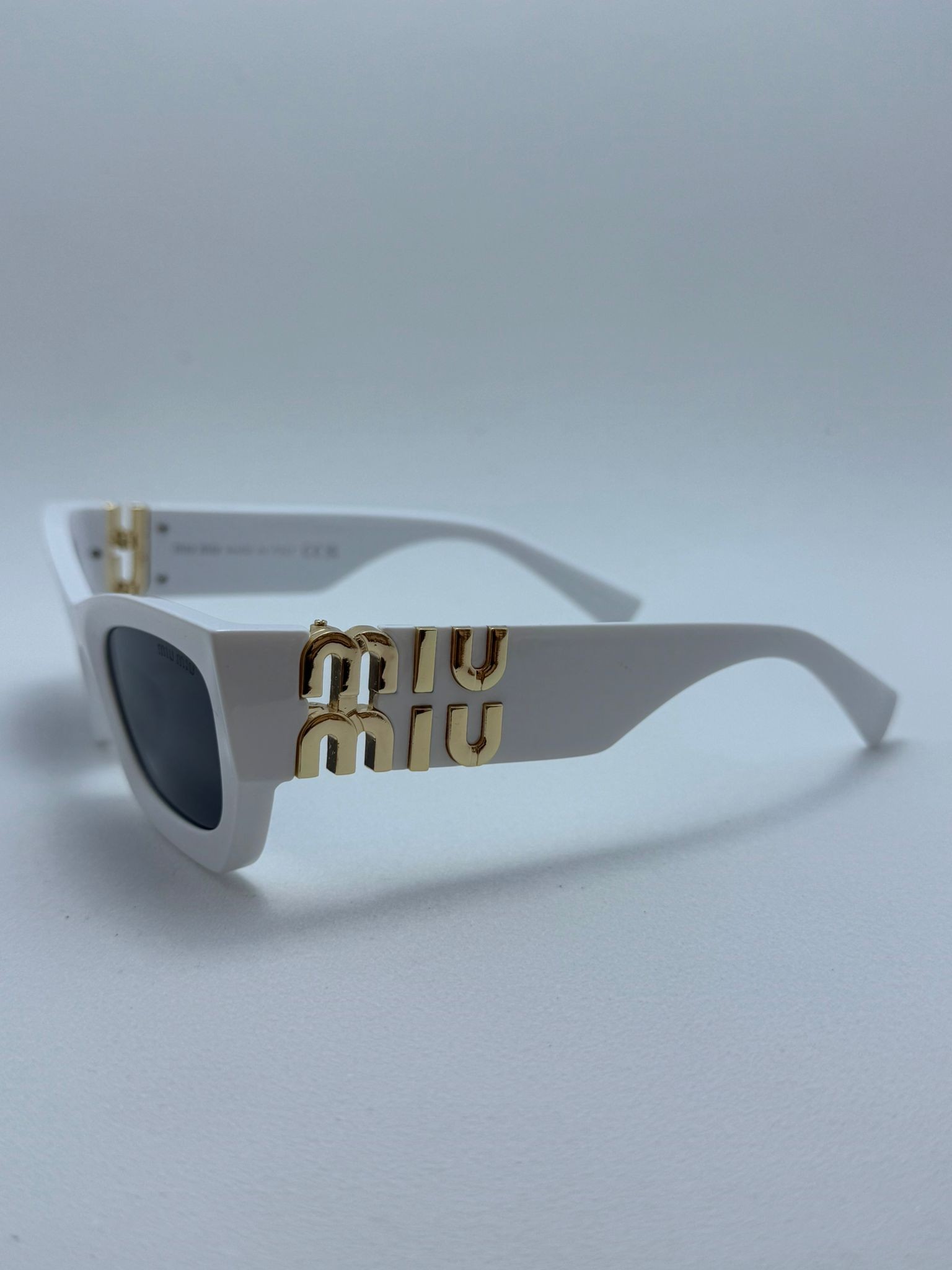 Miu Miu AE Mu 11 White 