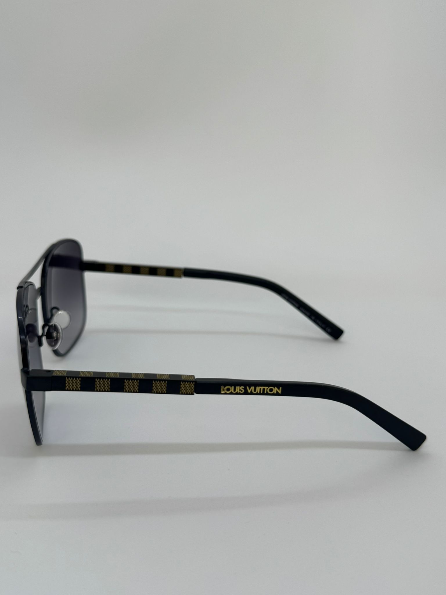 Louis Vuitton Z0259 Black