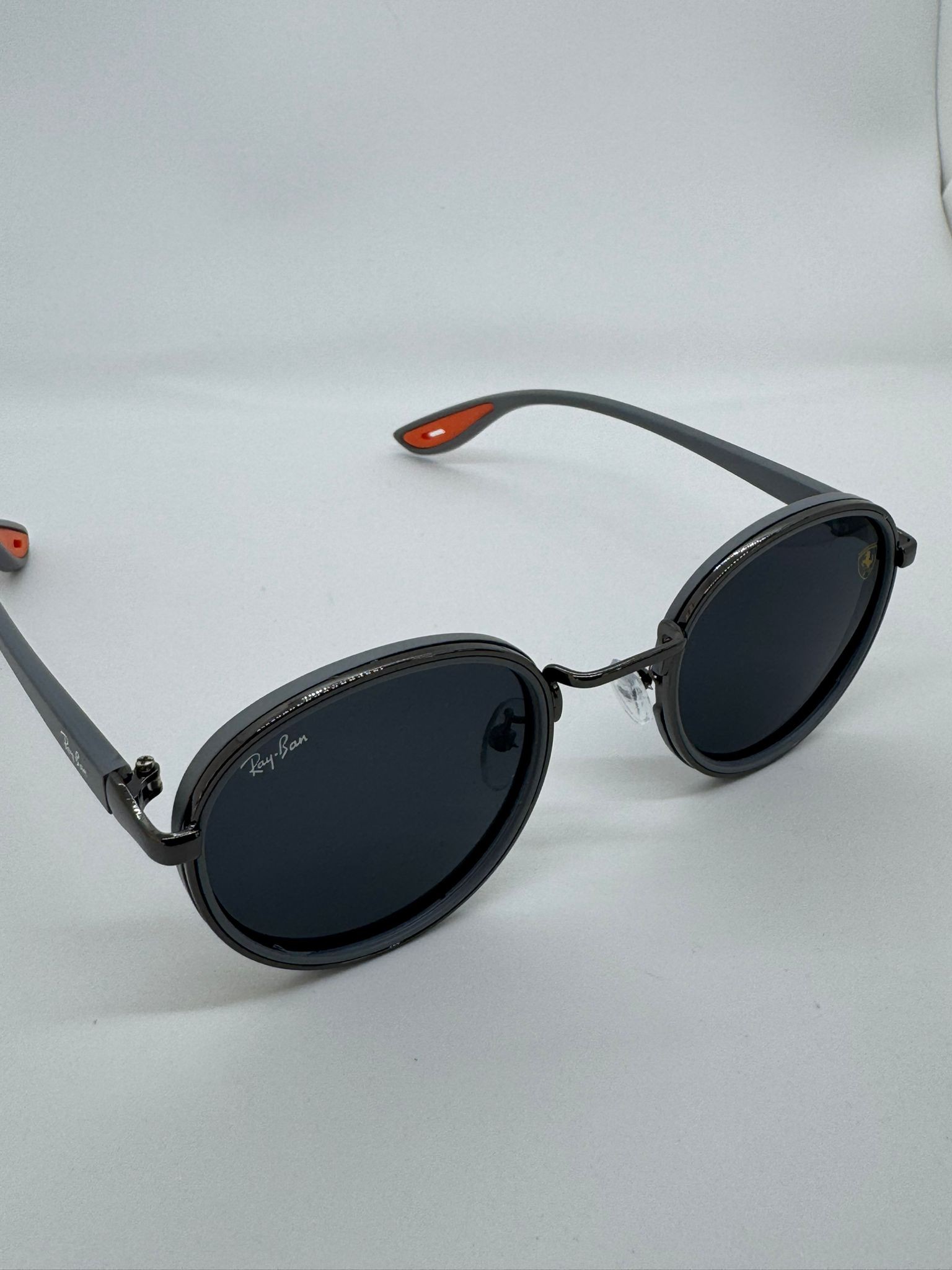 Ray-Ban Ferrari Modeli space gray