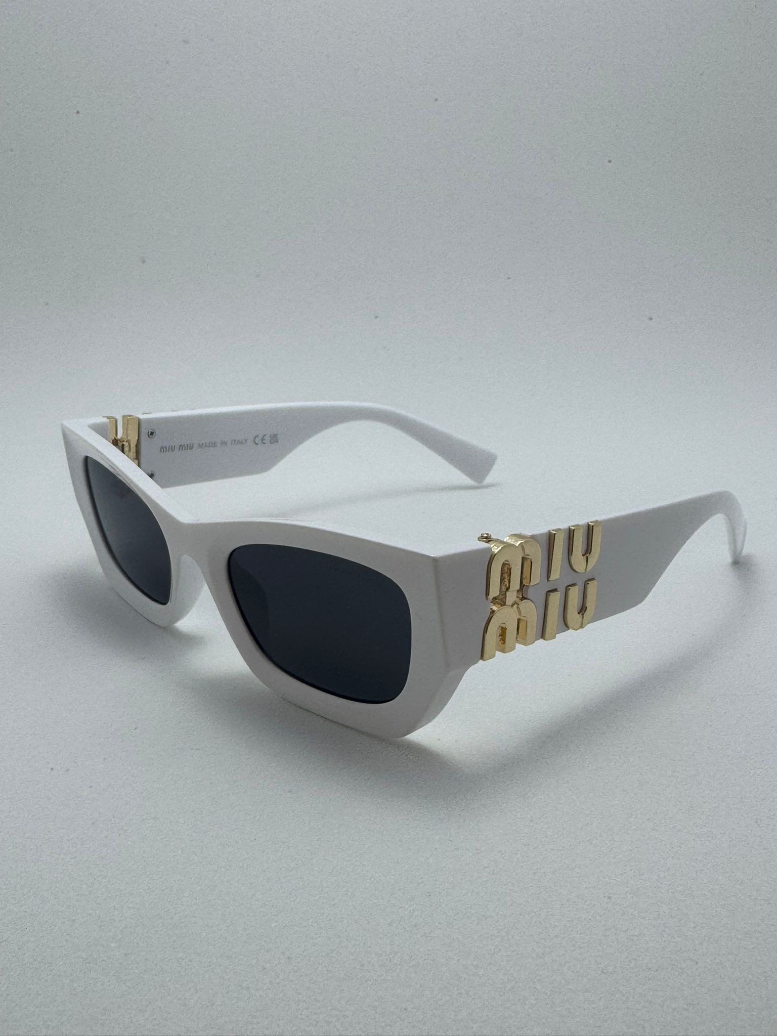 Miu Miu AE Mu 11 White 