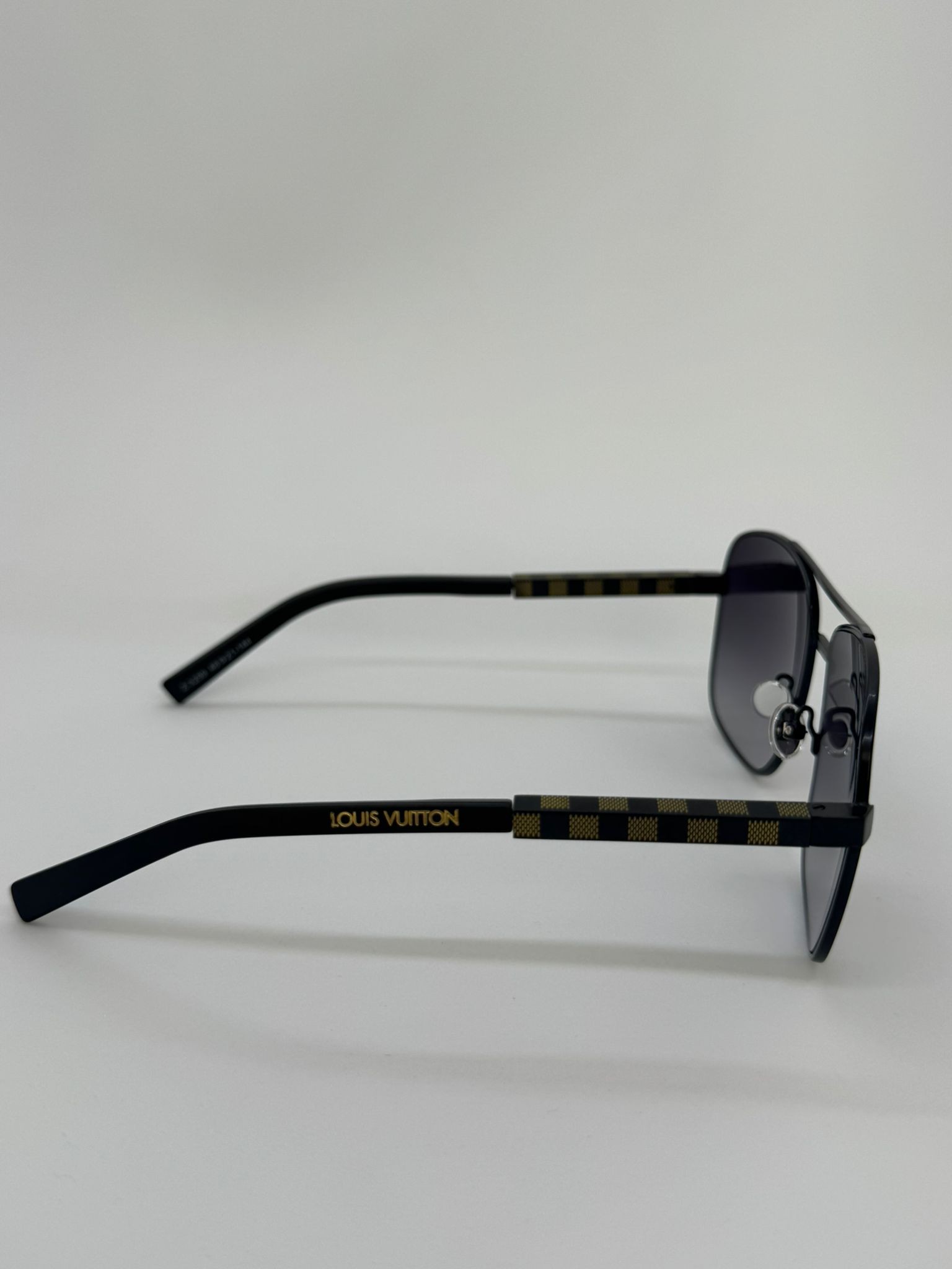 Louis Vuitton Z0259 Black