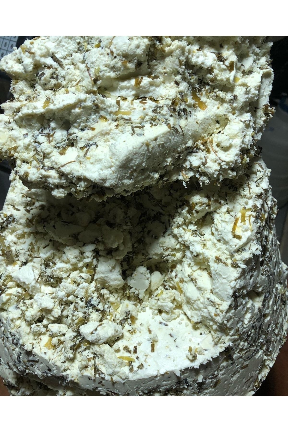 Orijinal Toprak Altı Otlu Van Küp Peyniri 1 Kg