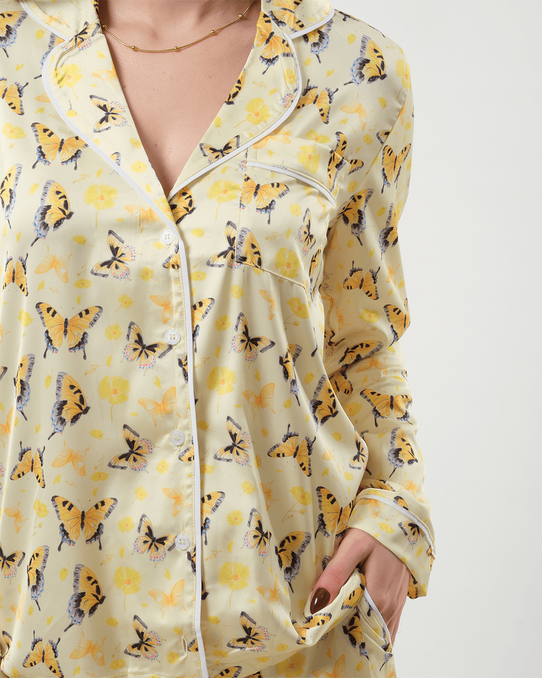 Sarı Kelebek Desenli Düğmeli Pijama Takımı