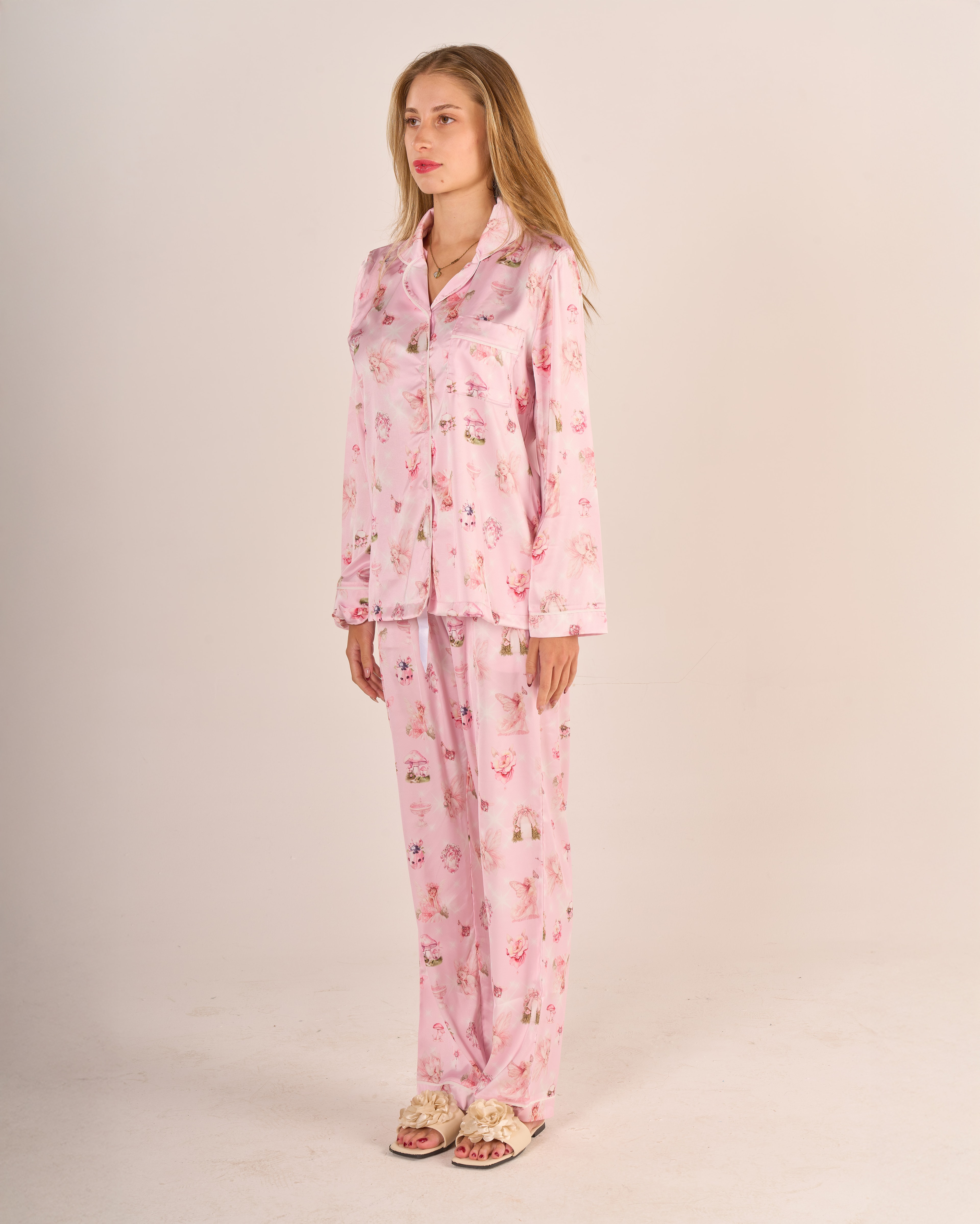 Peri Kızı Desenli Saten Pijama Takımı