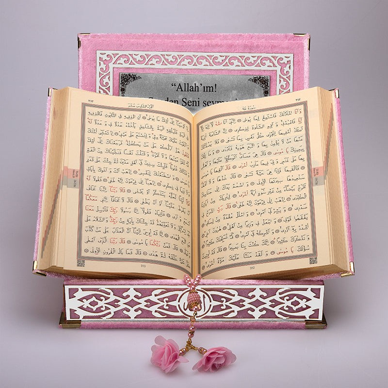 Kadife Kutulu Kur'an-ı Kerim (Bebe Pembe, Gümüş Süsleme)