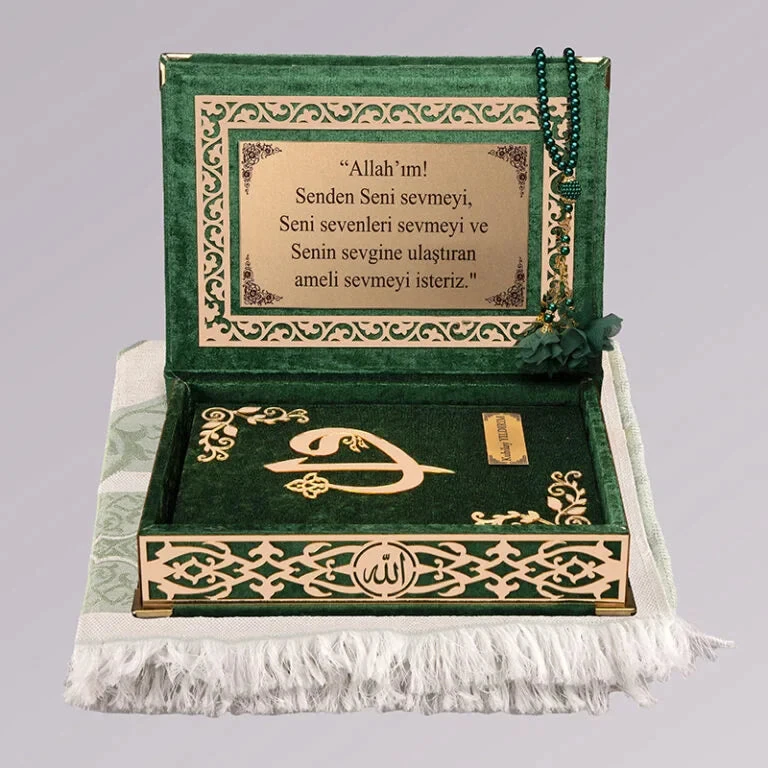 Kadife Kutulu Kur’an-ı Kerim (Yeşil, Seccadeli, Gold Süsleme)