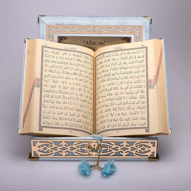 Kadife Kutulu Kur'an-ı Kerim (Bebe Mavi, Gold Süsleme)