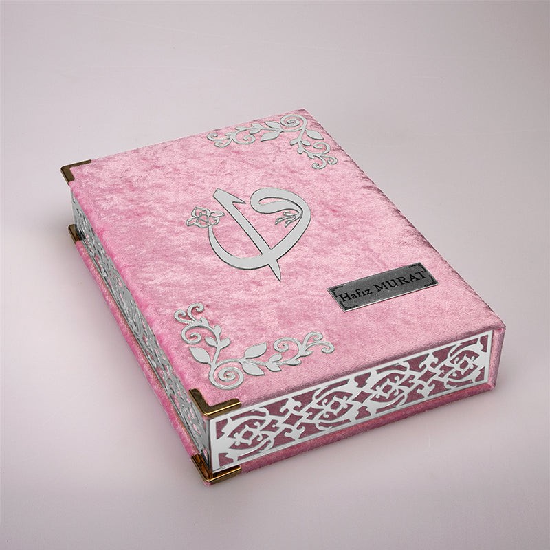 Kadife Kutulu Kur'an-ı Kerim (Bebe Pembe, Gümüş Süsleme)