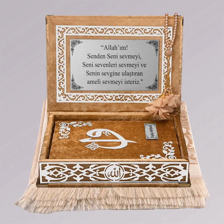 Kadife Kutulu Kur’an-ı Kerim (Gold, Seccadeli, Gümüş Süsleme)