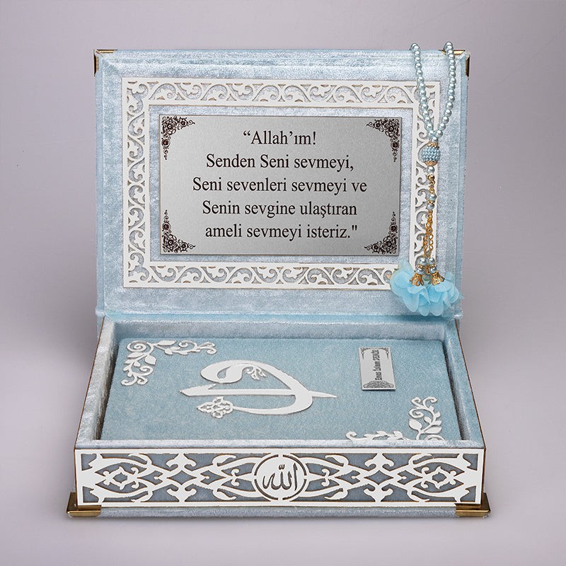 Kadife Kutulu Kur'an-ı Kerim (Bebe Mavi, Gümüş Süsleme)