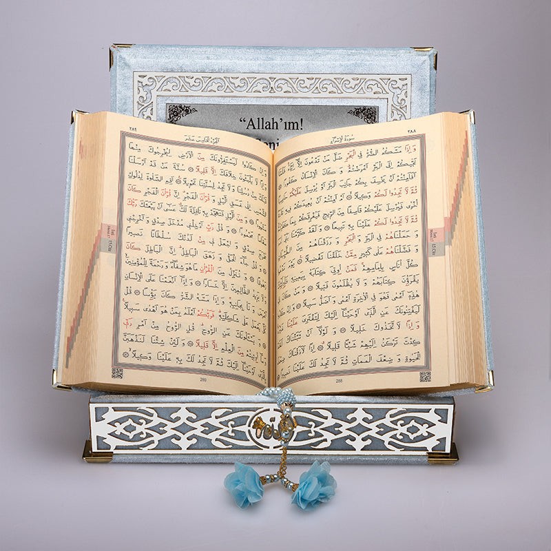 Kadife Kutulu Kur'an-ı Kerim (Bebe Mavi, Gümüş Süsleme)