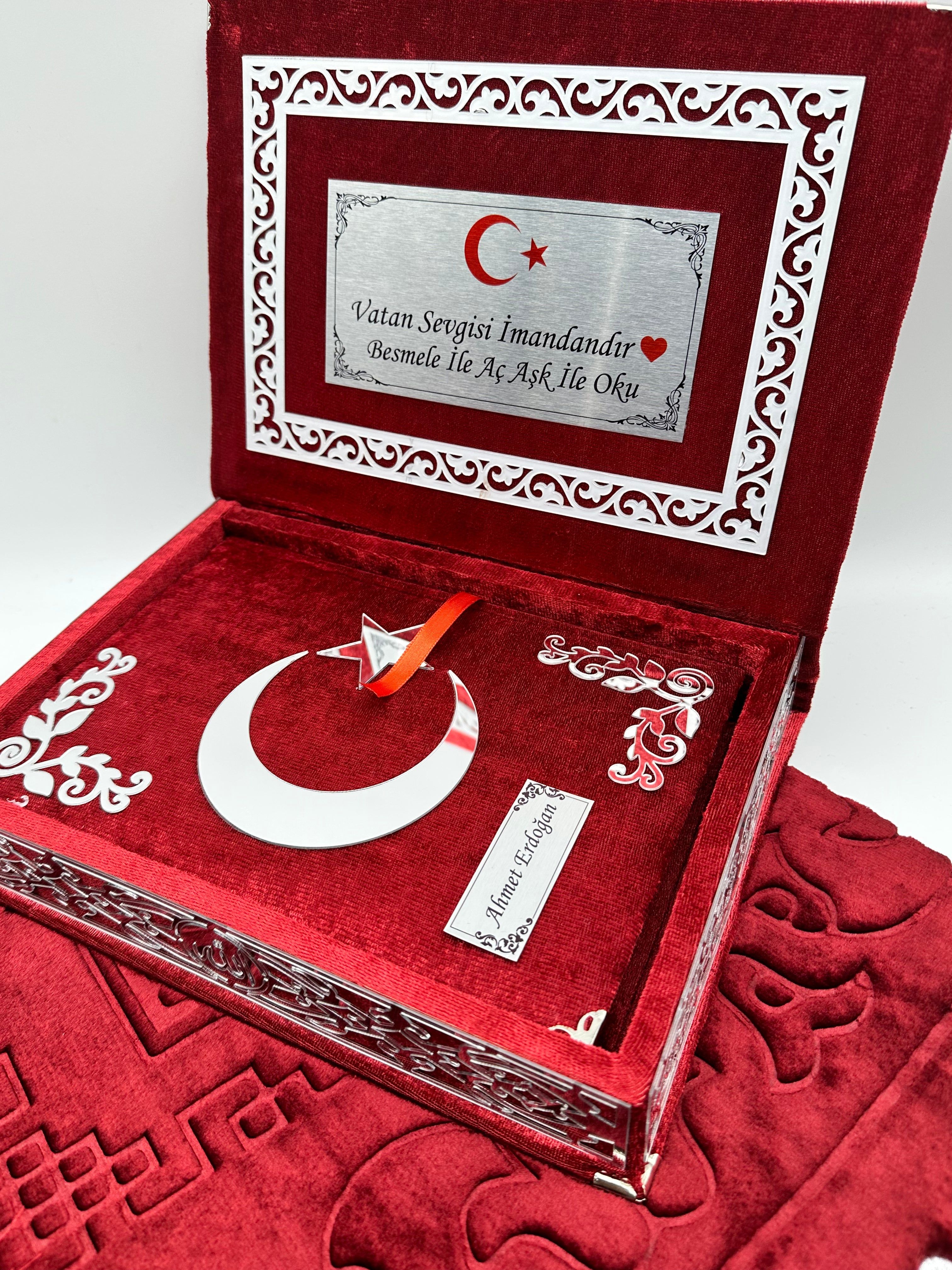 Kadife Kutulu Kur'an-ı Kerim İsme Özel Peluş Seccade Kombin Set (Ay Yıldız, Gümüş Süsleme)