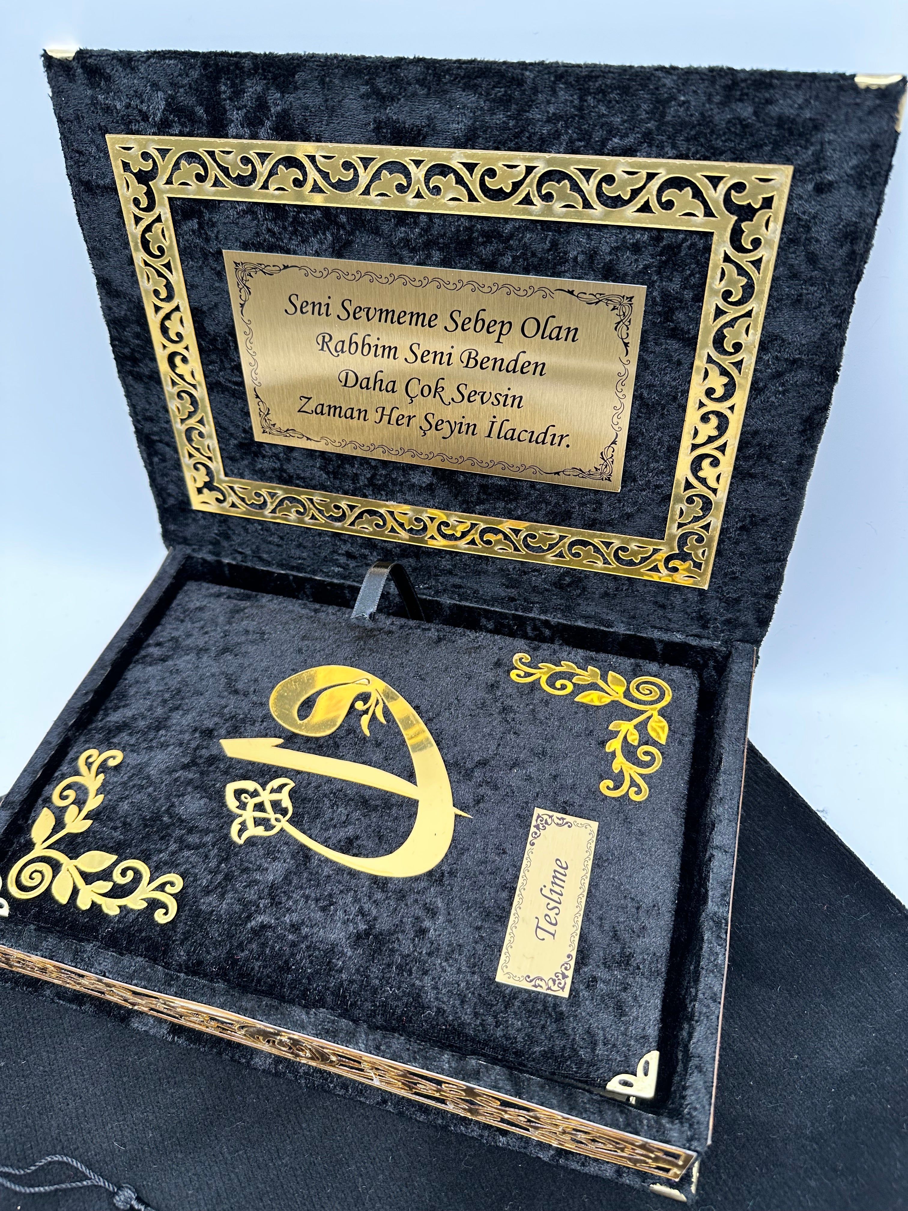 Kadife Kutulu Kur'an-ı Kerim İsme Özel Aydın Seccade Kombin Set (Siyah)