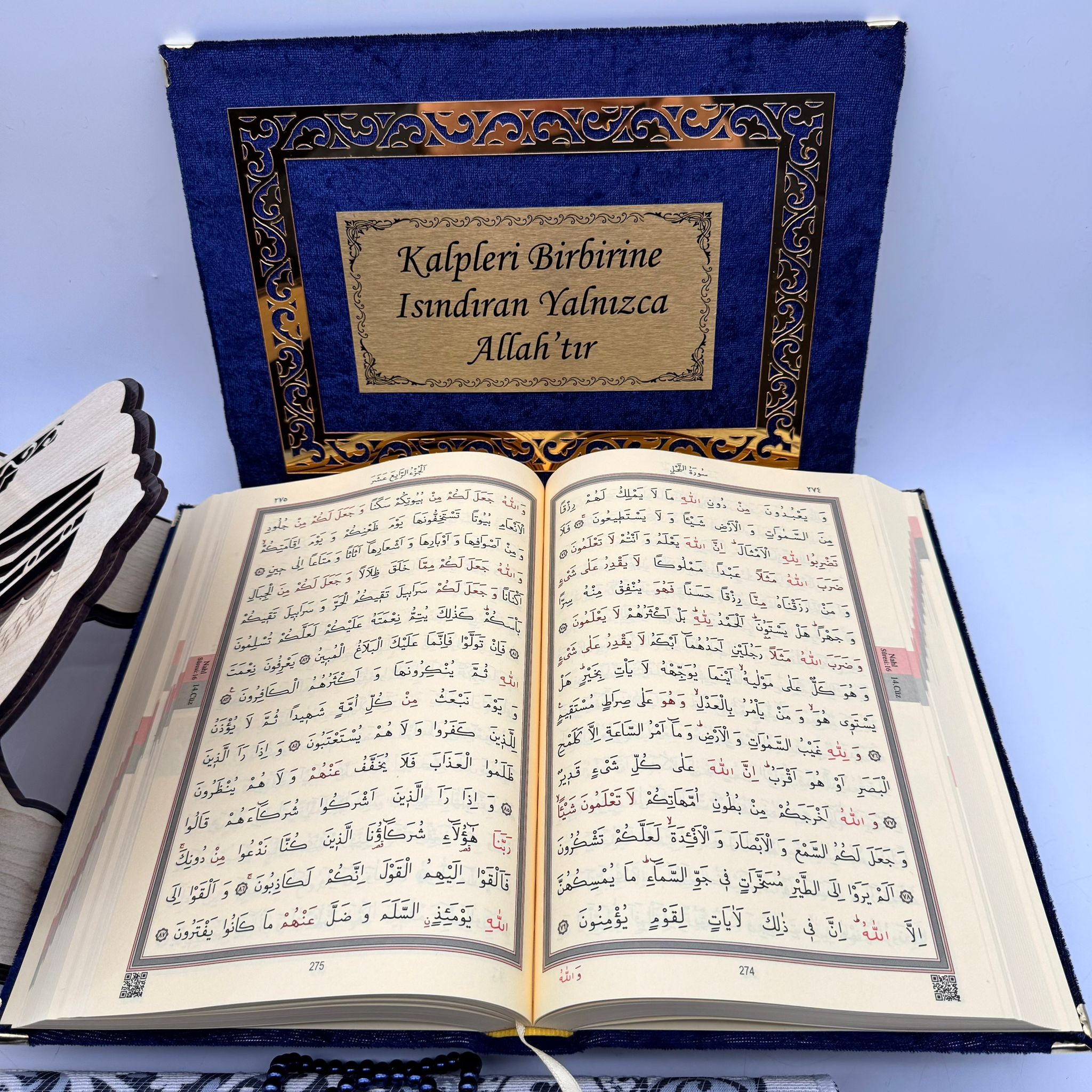(Kadife Kutulu Kur’an-ı Kerim + Seccade + Rahle + Tespih + Ayraç) Lacivert