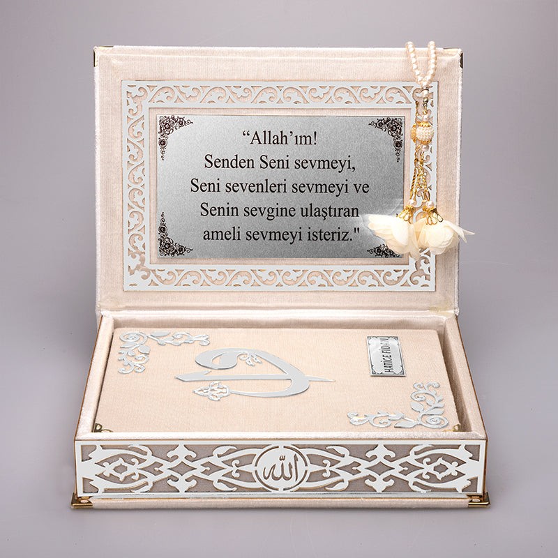 Kadife Kutulu Kur'an-ı Kerim (Krem, Gümüş Süsleme)