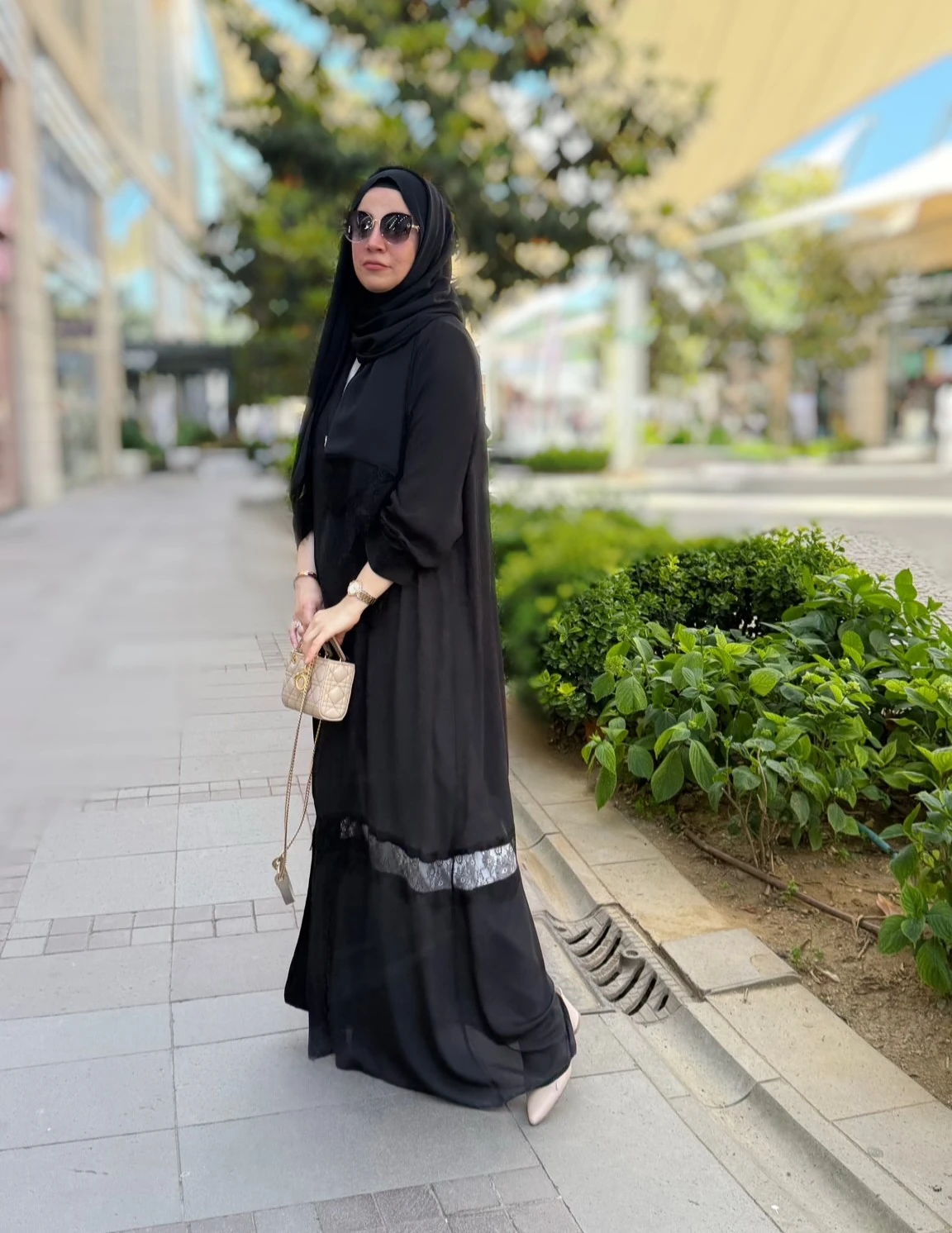 Nura Dantel Detaylı Abaya image
