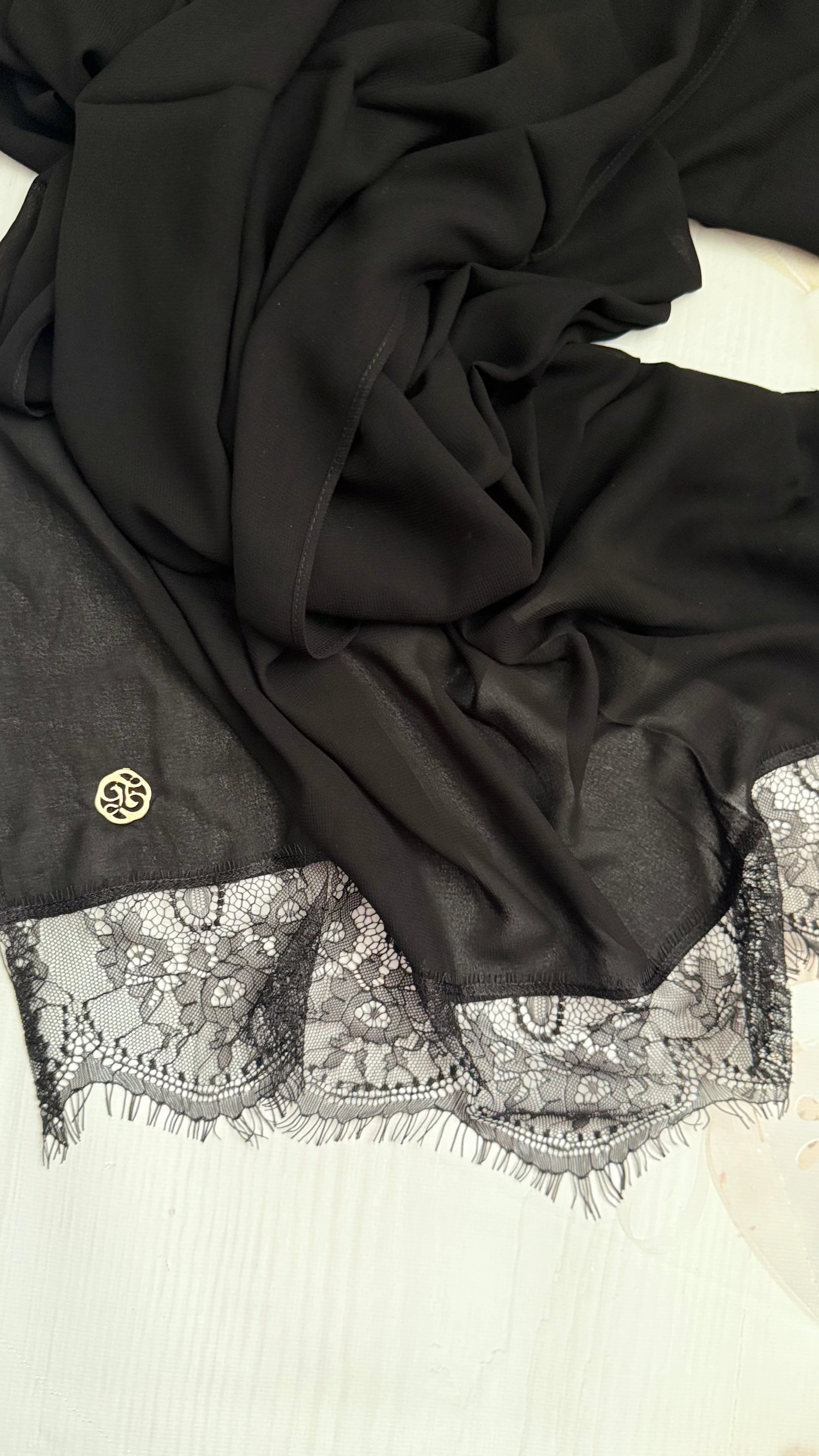 Dantelli Siyah Arabia İpeği Şal image