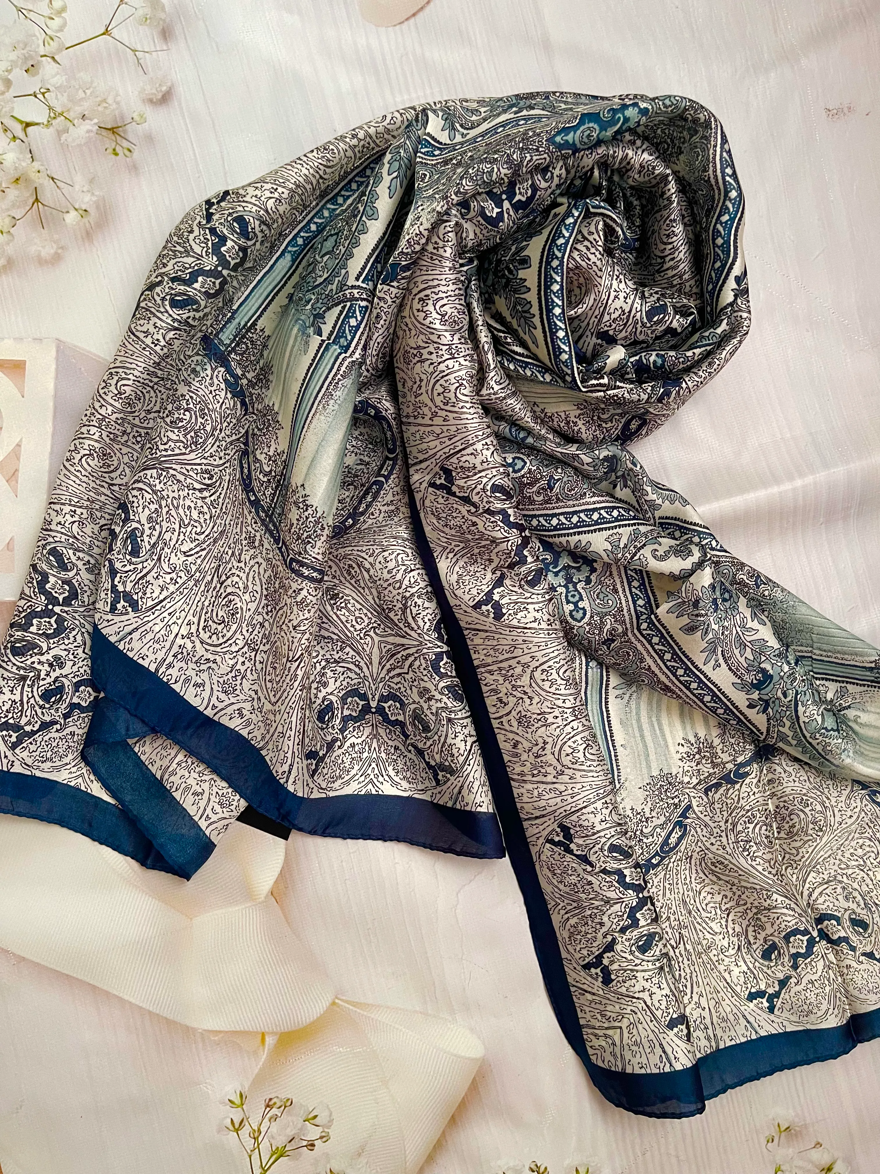 Lacivert Desenli İpek Vual Şal