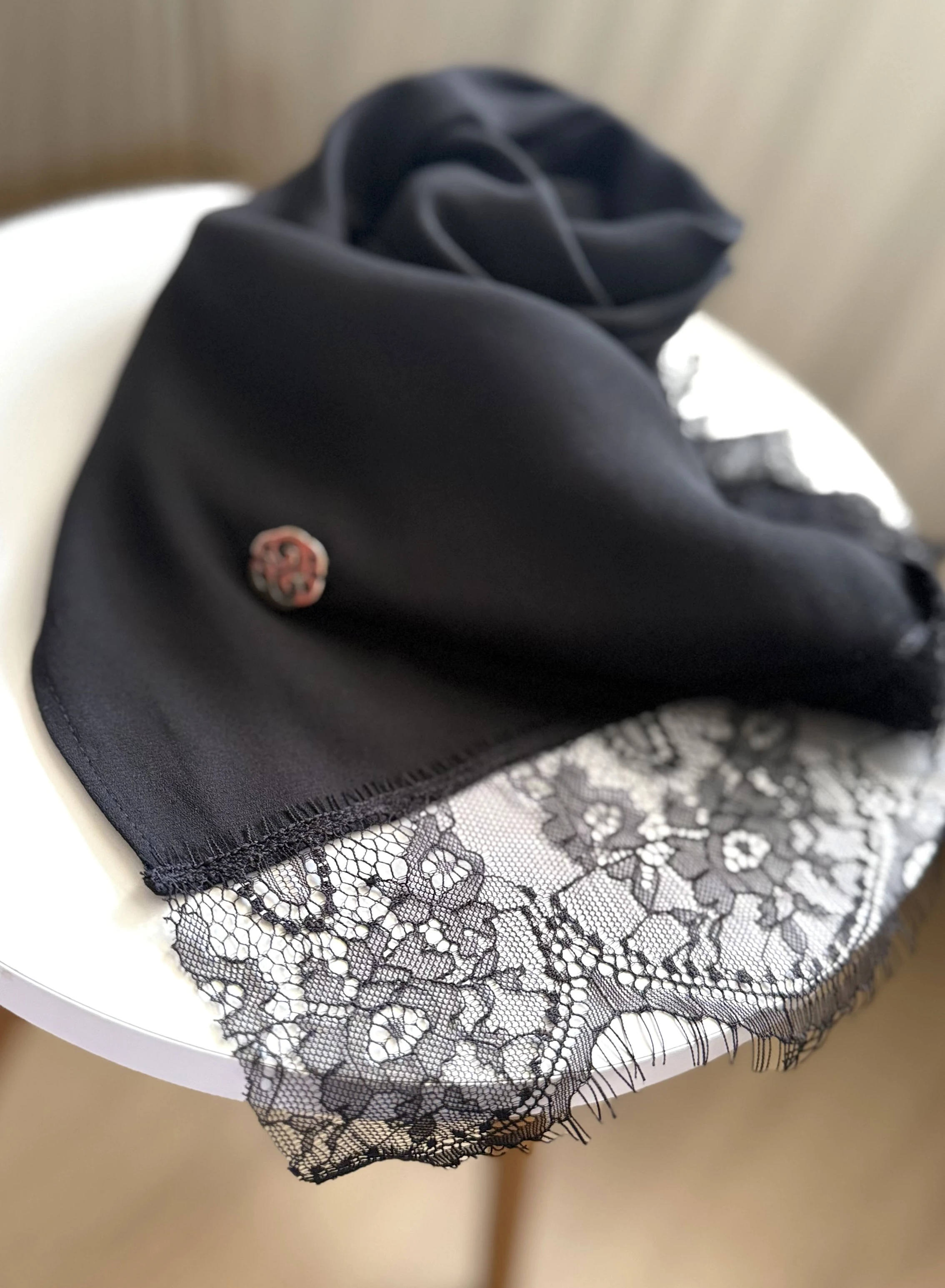 Fahza Siyah Dantelli Krep Şifon Şal