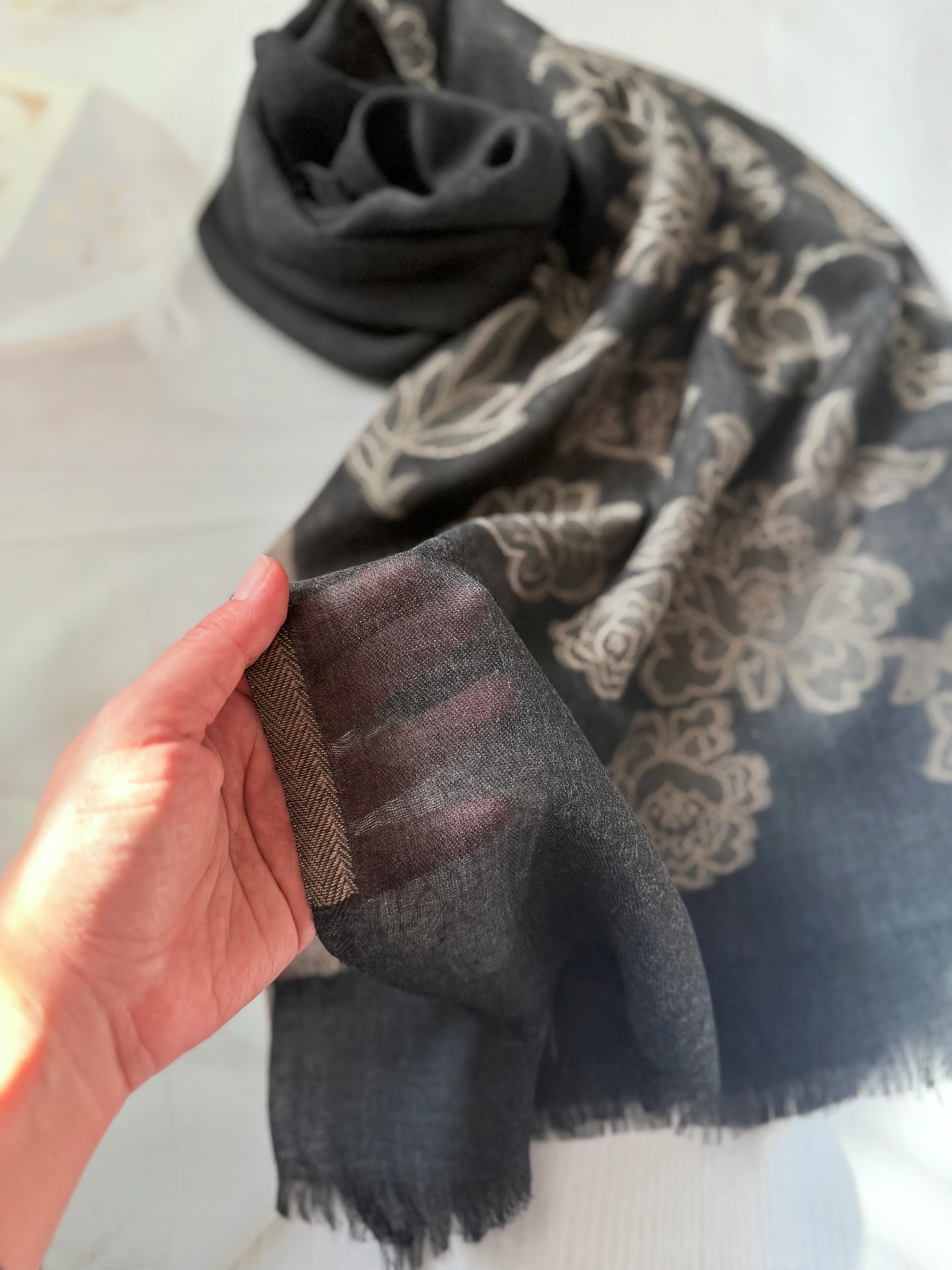 Füme Dokuma Nakışlı Yün-İpek Şal