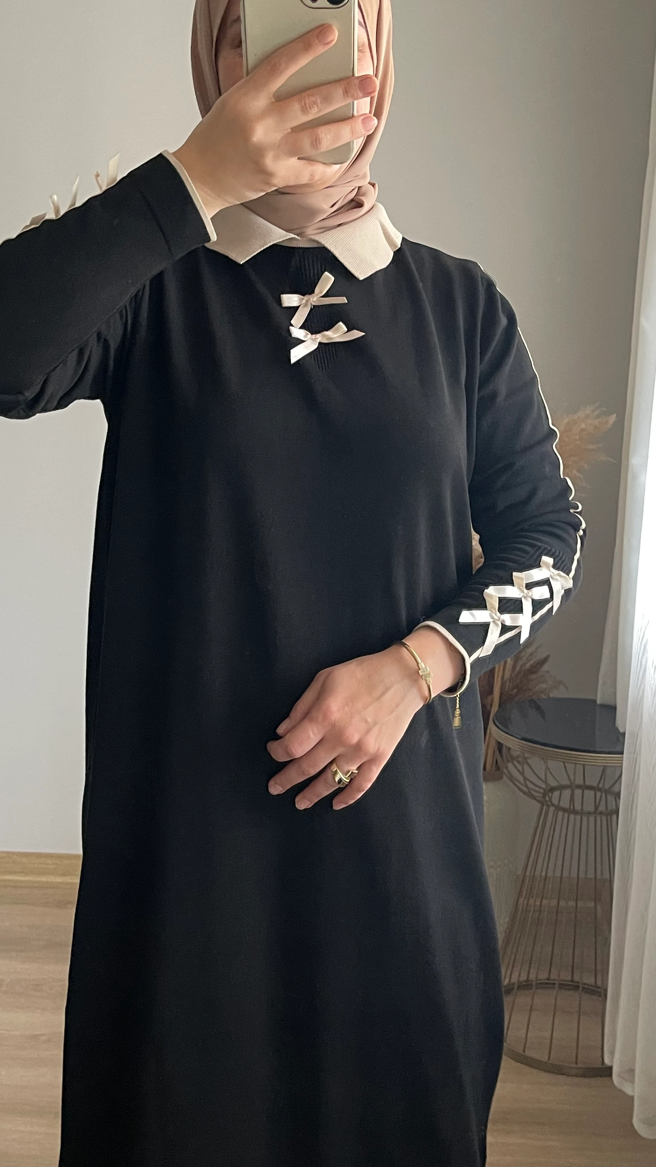 Fiyonk Detaylı Siyah Merserize Elbise