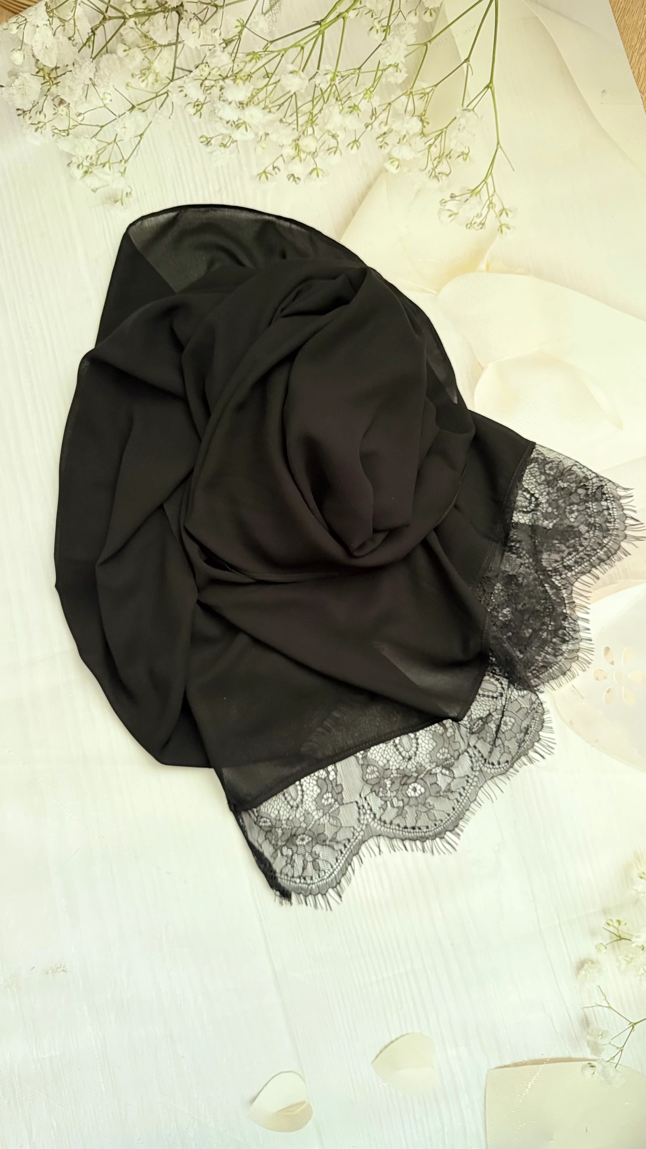 Dantelli Siyah Arabia İpeği Şal