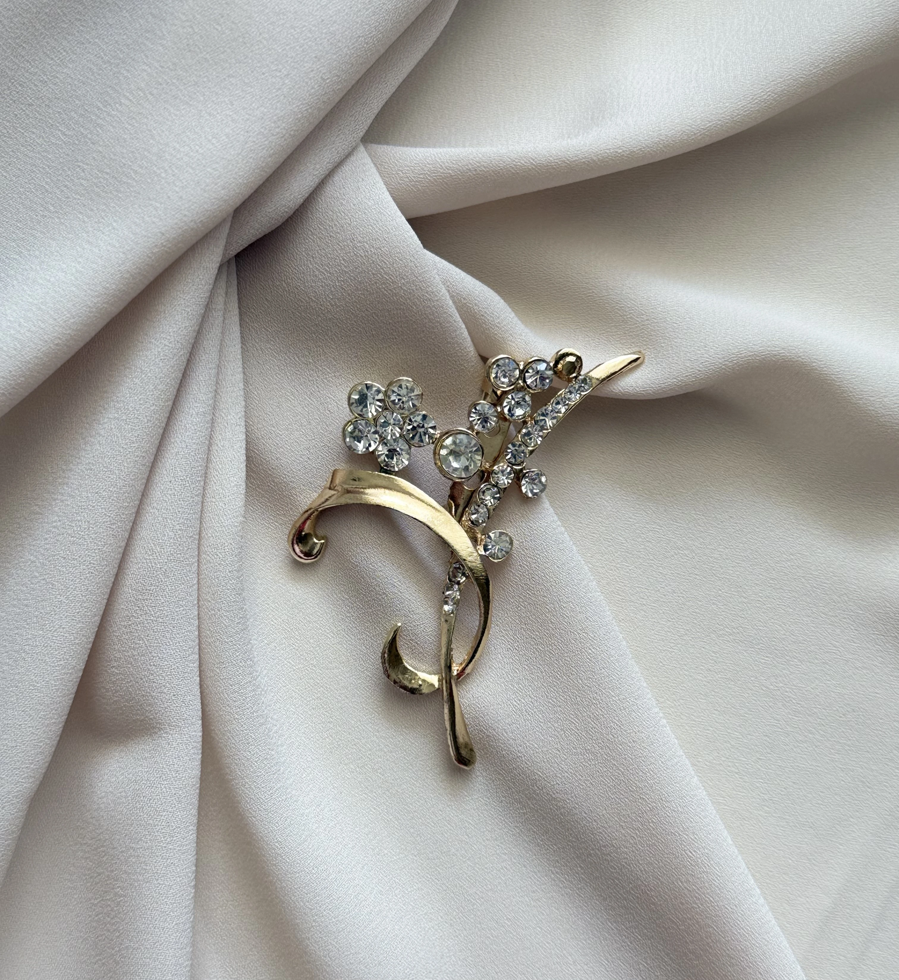 Taşlı Gold Broş image