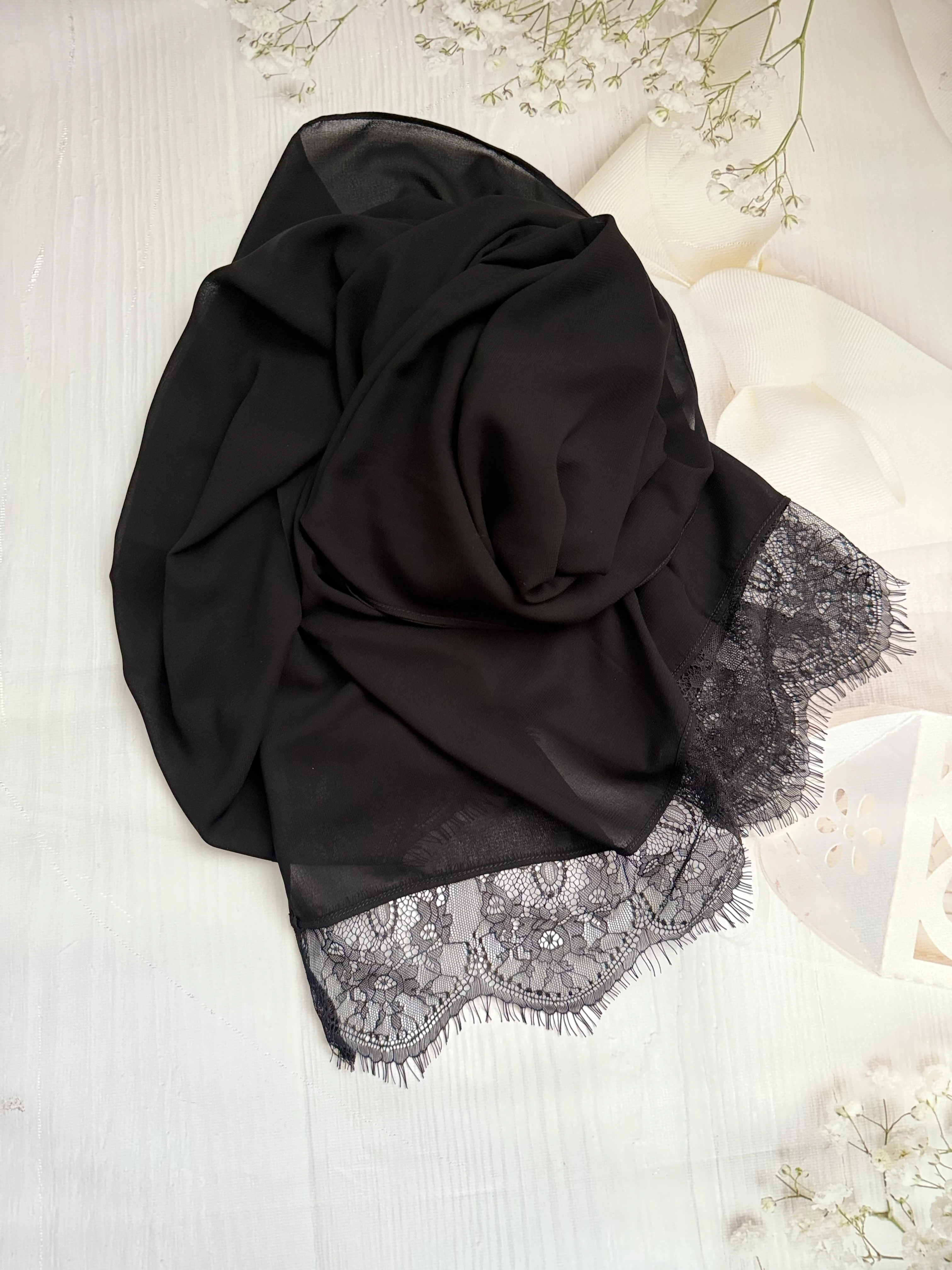 Dantelli Siyah Arabia İpeği Şal