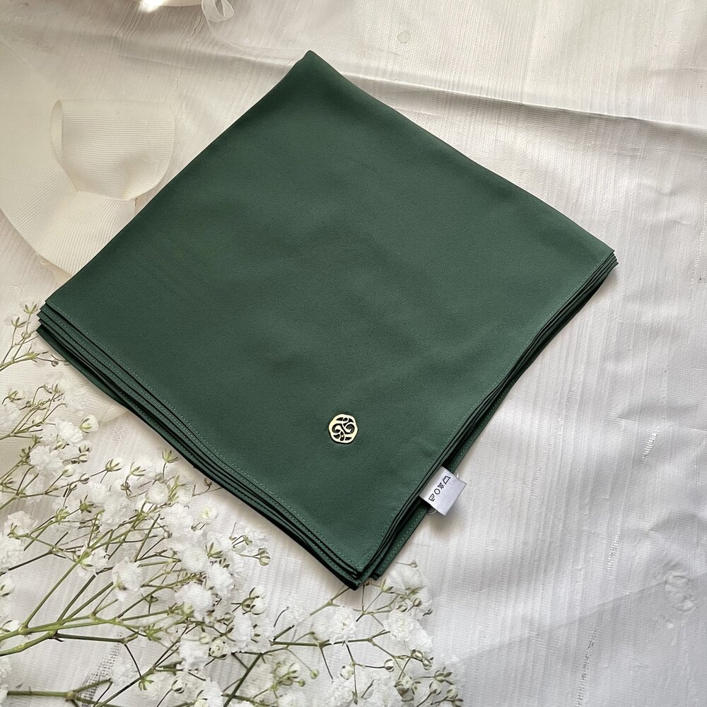 FAHZA- Koyu Yeşil Krep Şifon Kare Eşarp main variant image