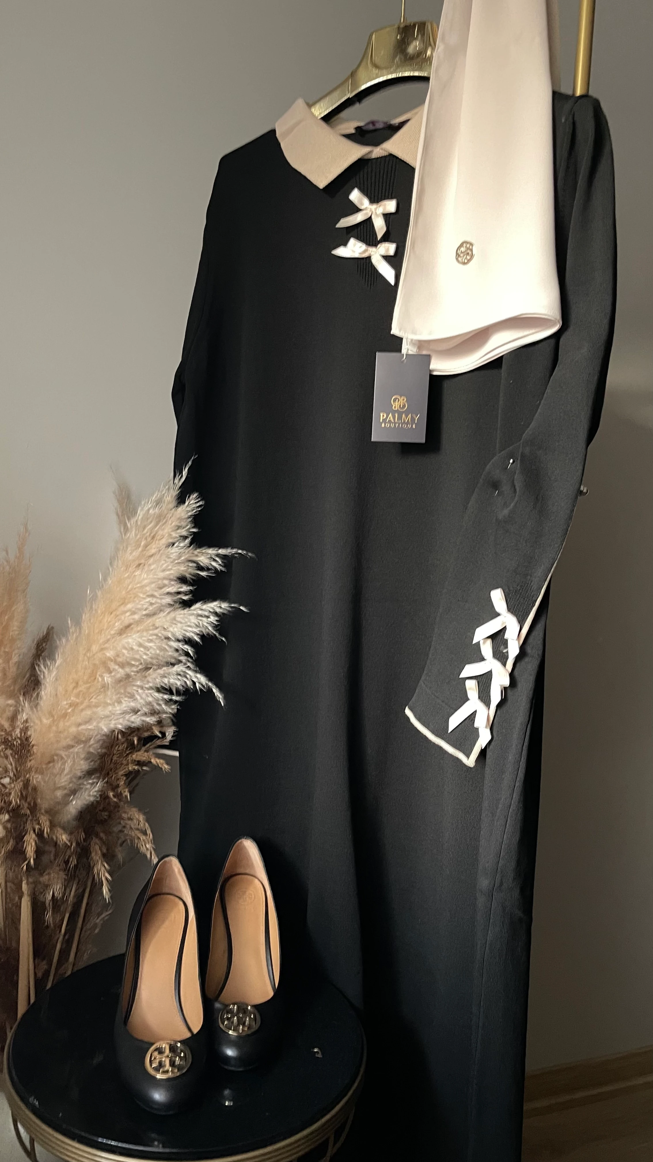 Fiyonk Detaylı Siyah Merserize Elbise