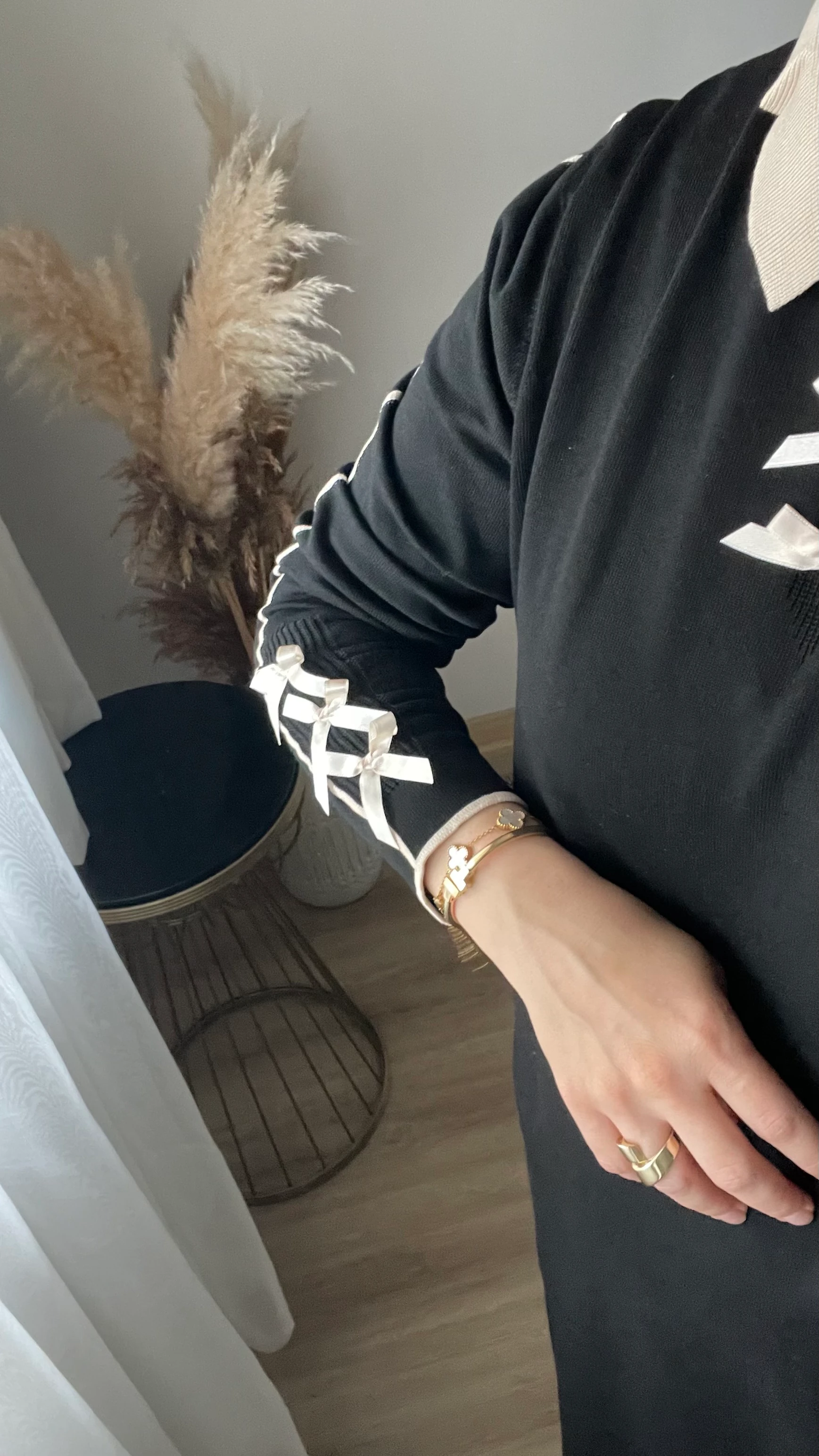 Fiyonk Detaylı Siyah Merserize Elbise