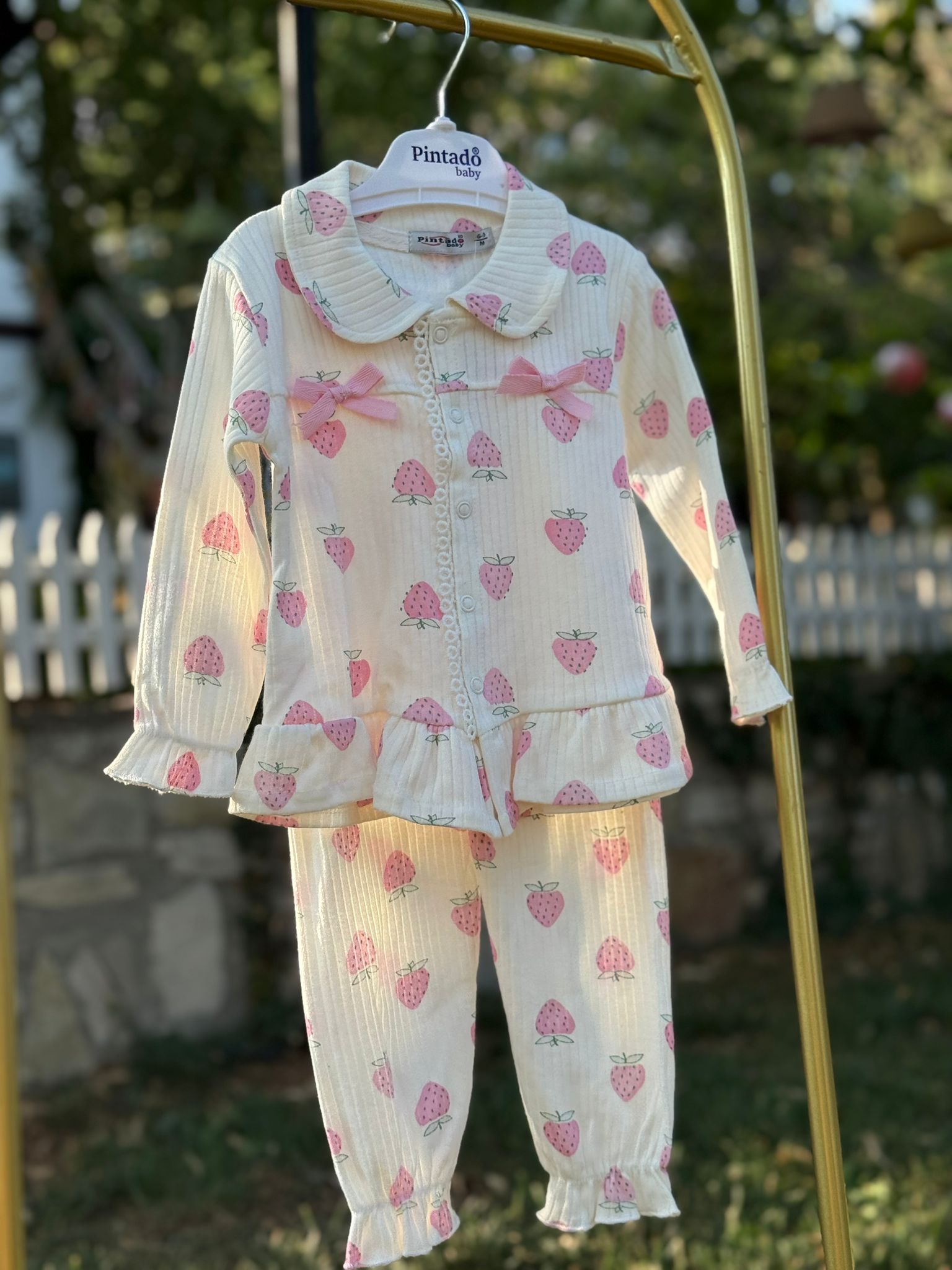 Pembe Çilekli Düğmeli %100 Pamuklu Pijama Takımı