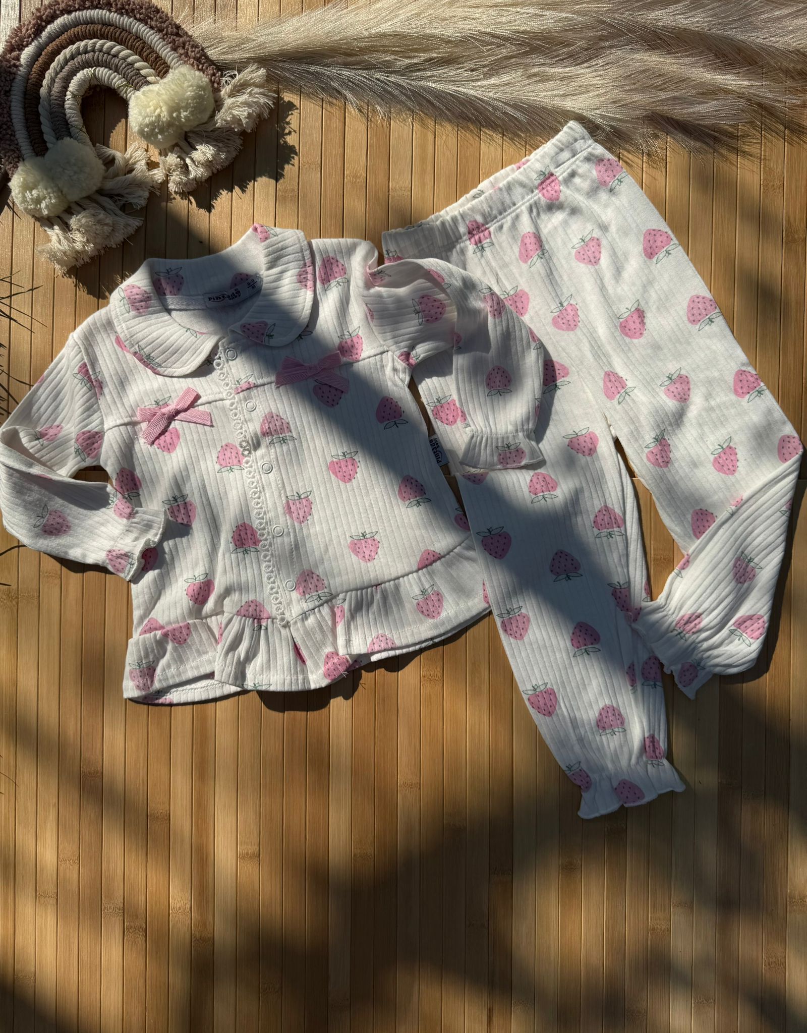 Pembe Çilekli Düğmeli %100 Pamuklu Pijama Takımı