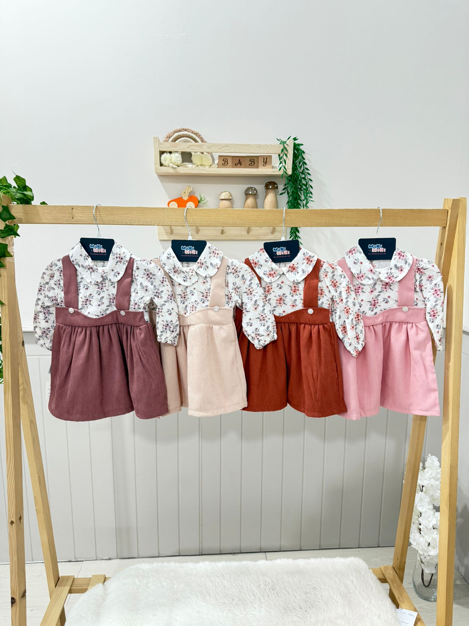 Bebe Yaka Gömlekli Kadife Elbise